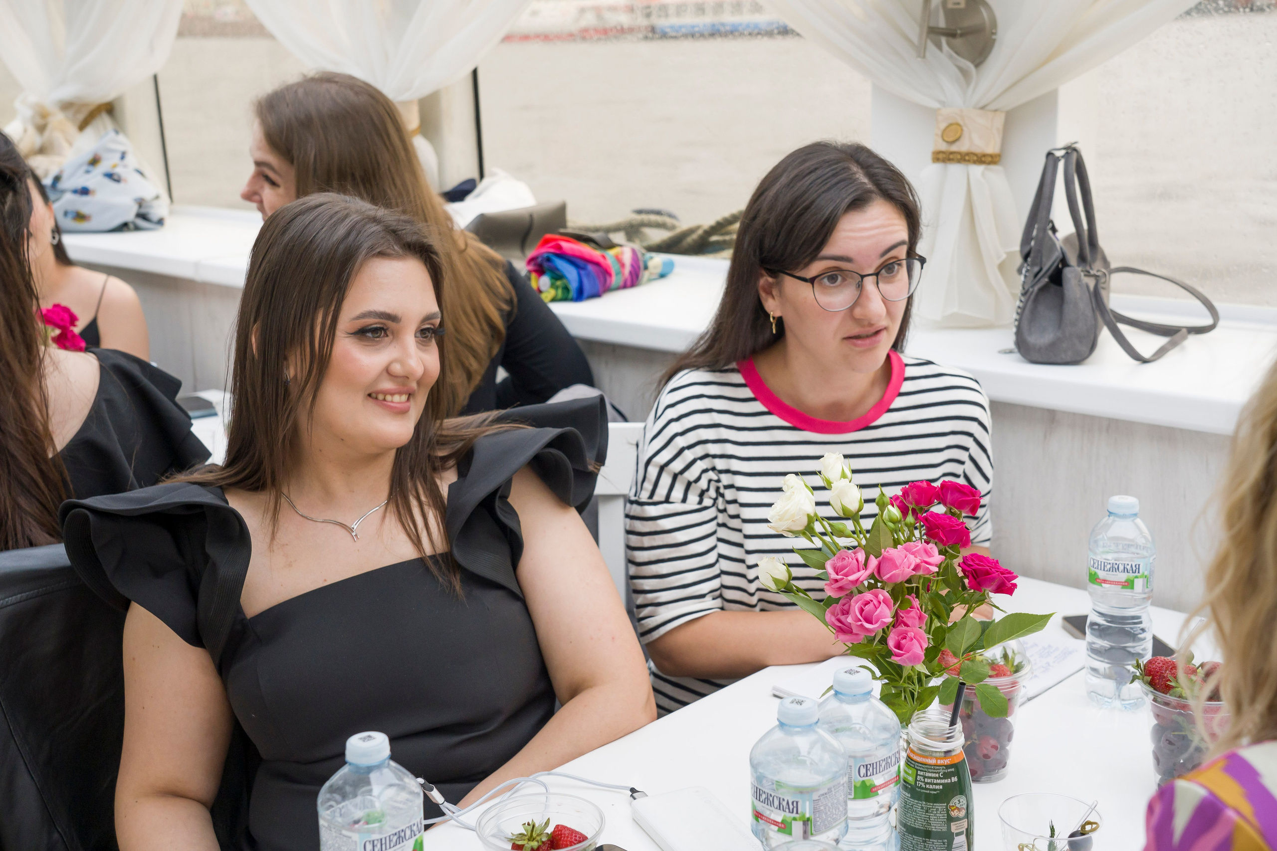 На теплоходе праздник. Фотограф в Санкт-Петербурге. Репортажная и все съёмки для бизнеса
