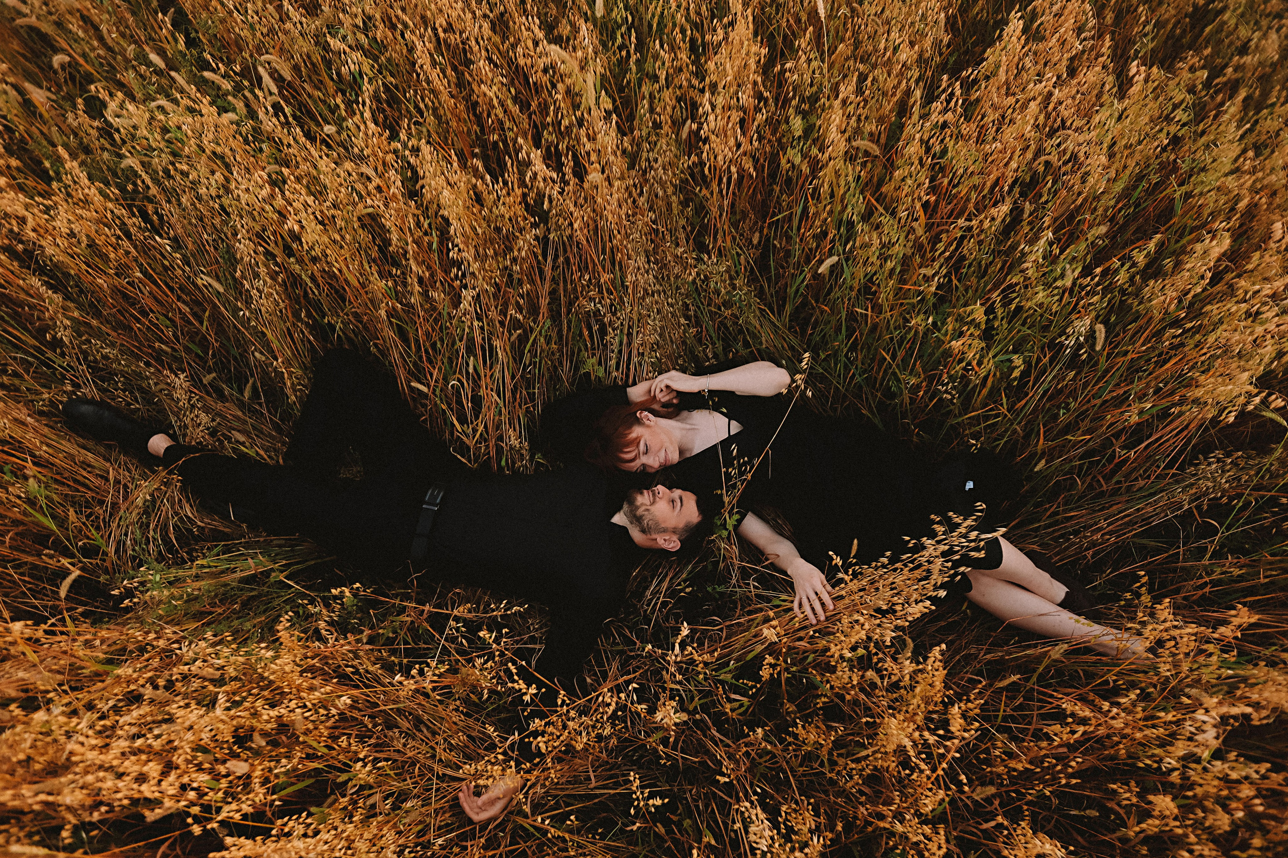 Поле. Семейный фотограф Тюмень, фотограф на роды Салмина Мария