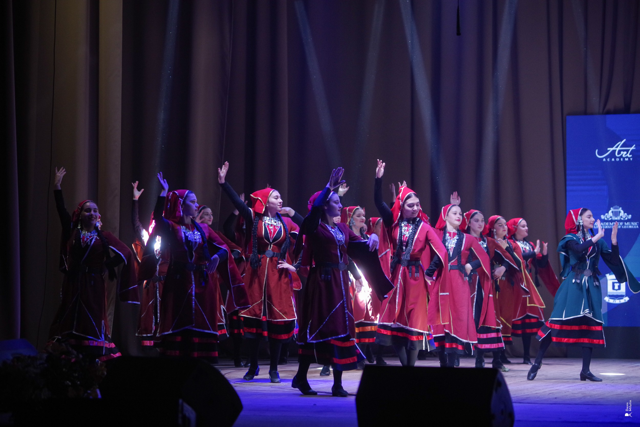 Танцы в Хоби. Портретный фотограф Денис Милютин