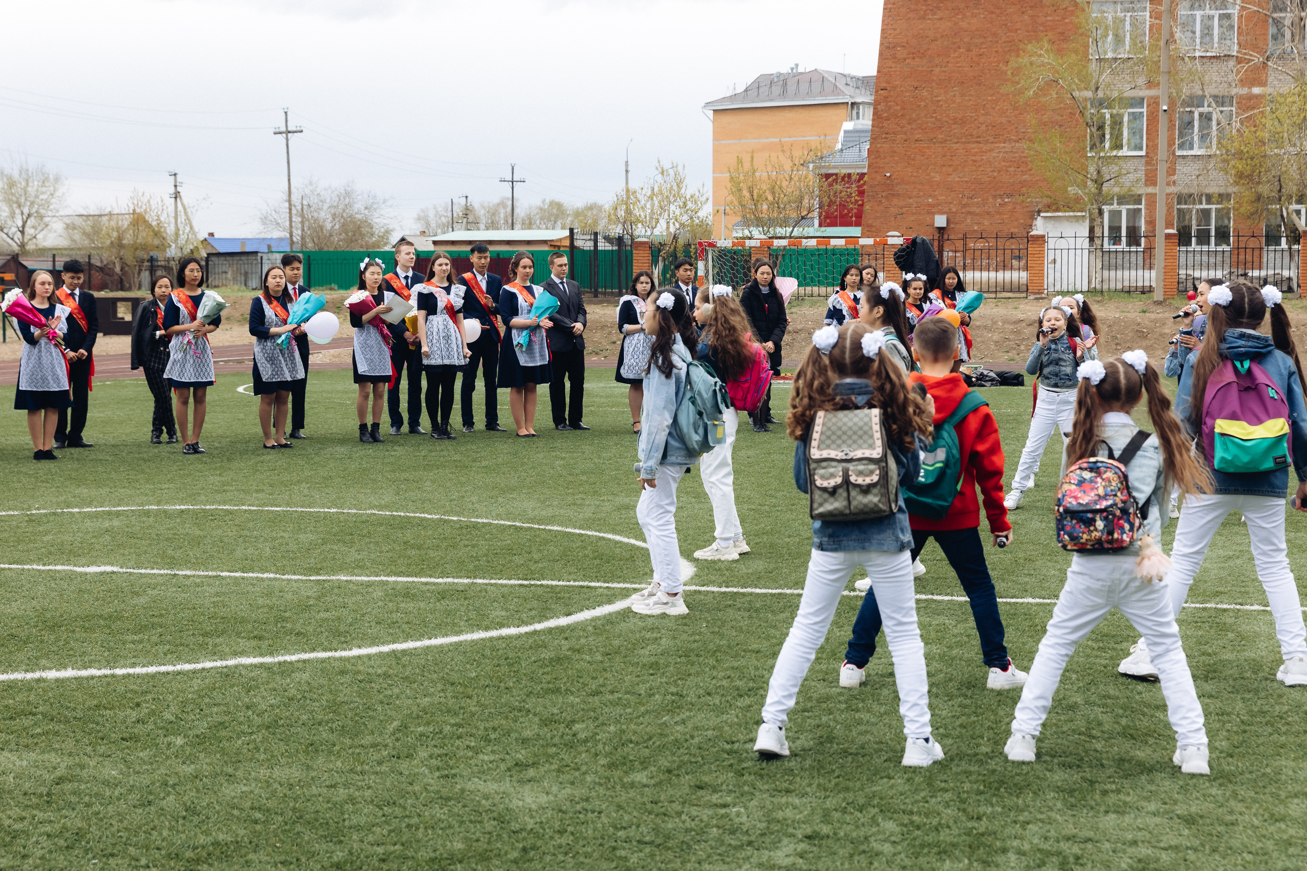 Последний звонок. Репортажная съемка. Свадебный и семейный фотограф в Улан-Удэ