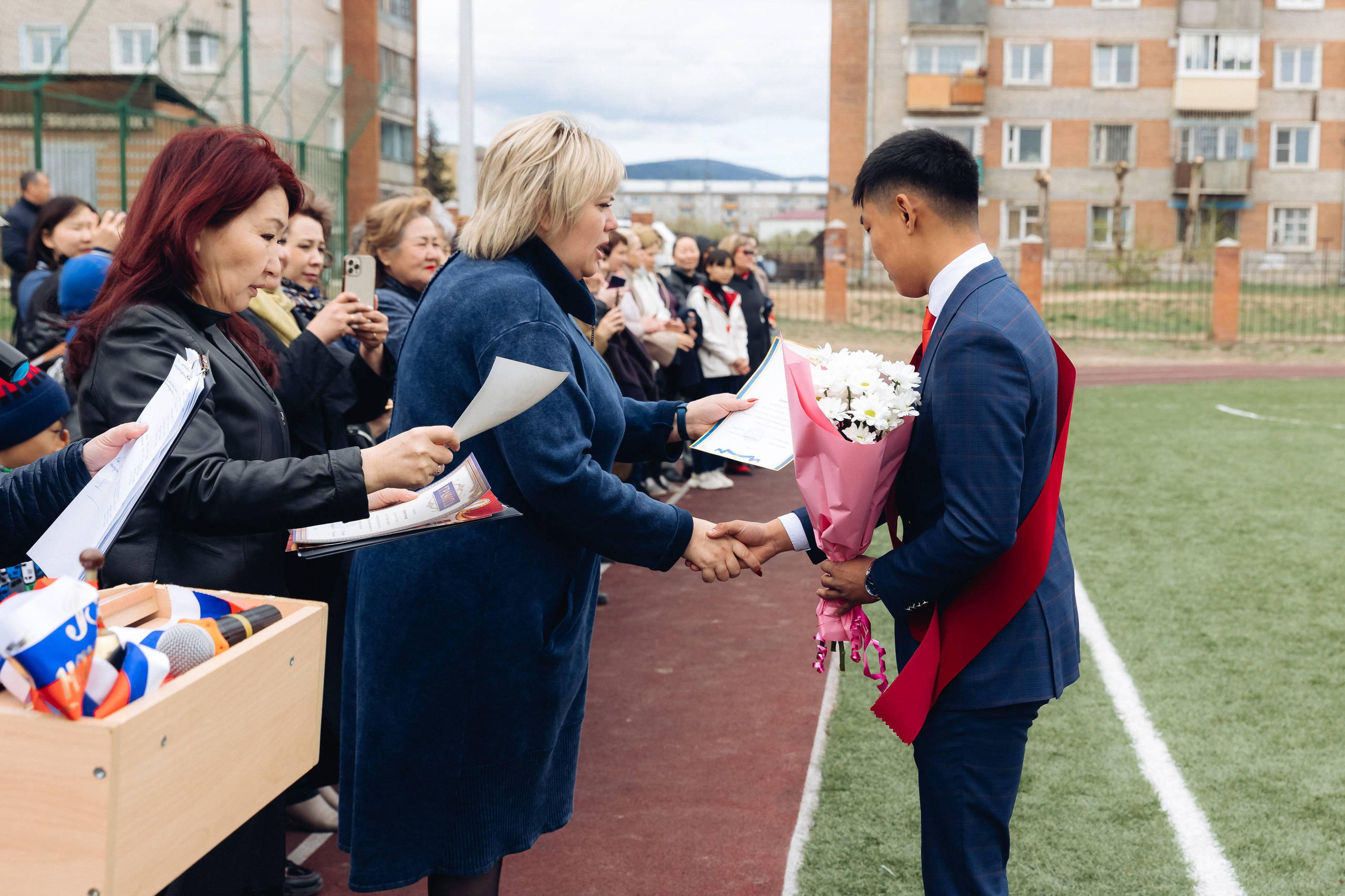 Последний звонок. Репортажная съемка. Свадебный и семейный фотограф в Улан-Удэ