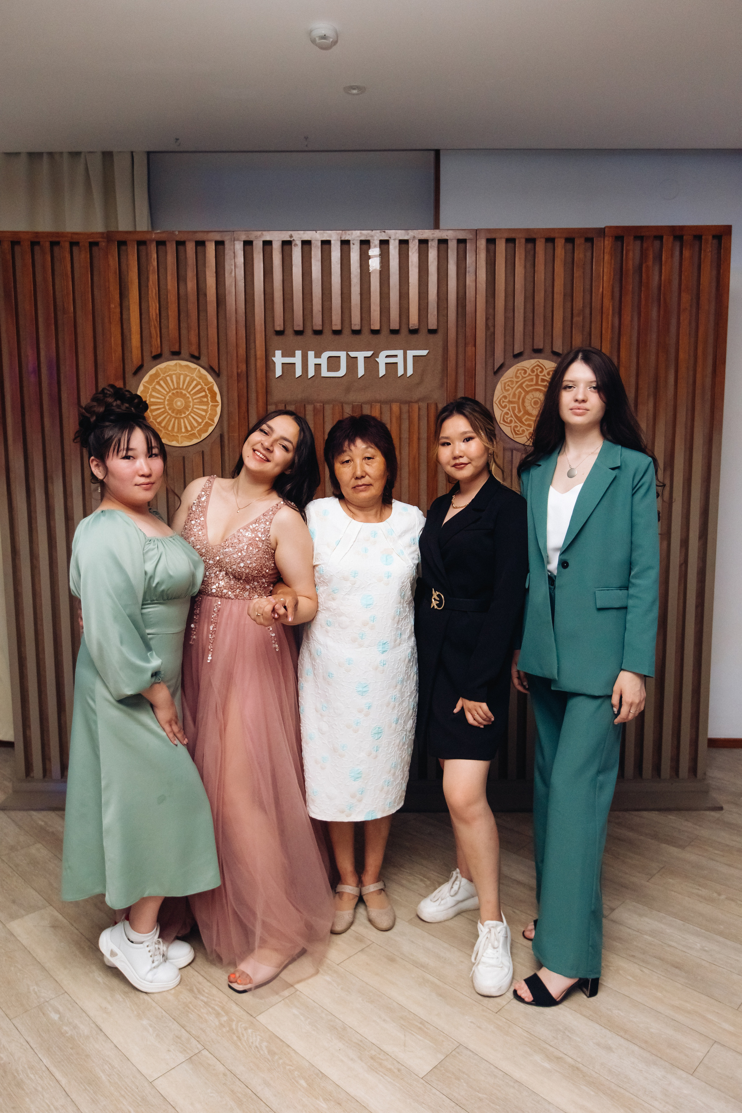 Выпускной школы 52. Свадебный и семейный фотограф в Улан-Удэ