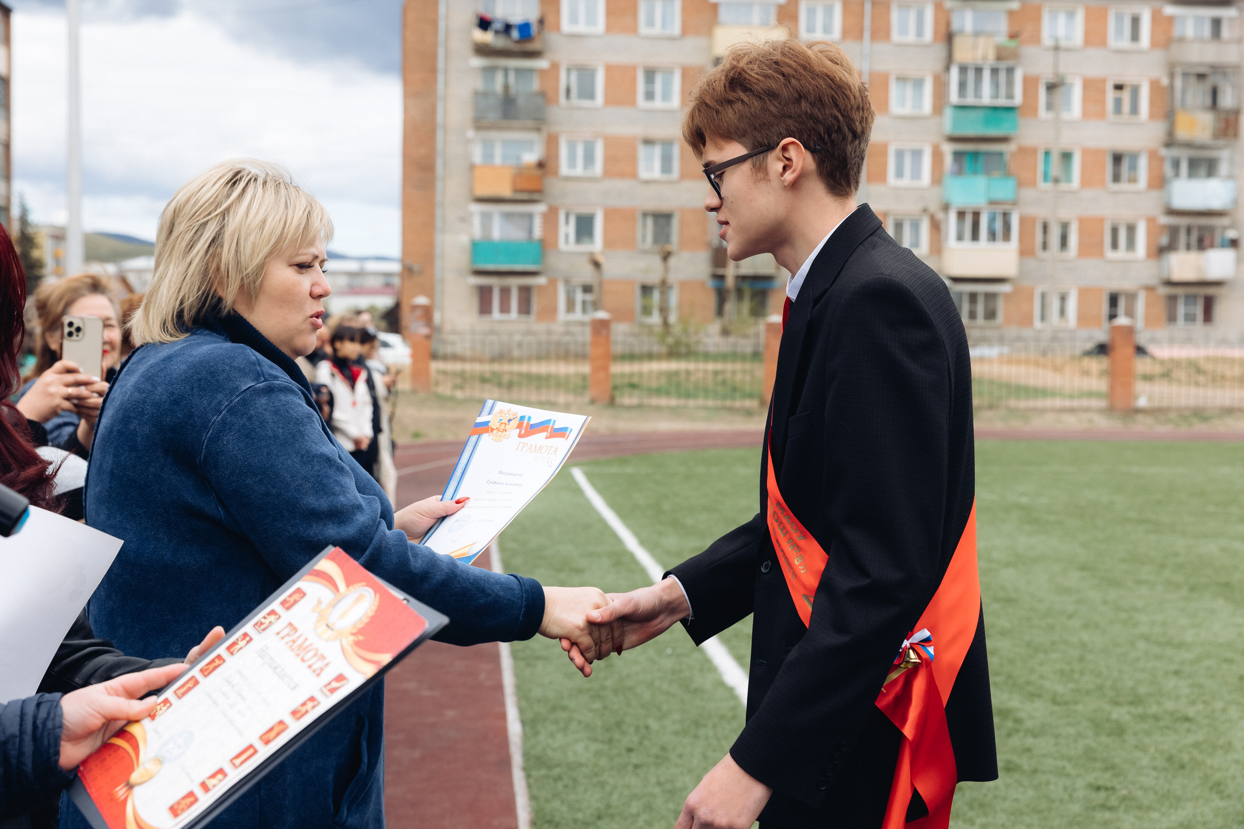 Последний звонок. Репортажная съемка. Свадебный и семейный фотограф в Улан-Удэ