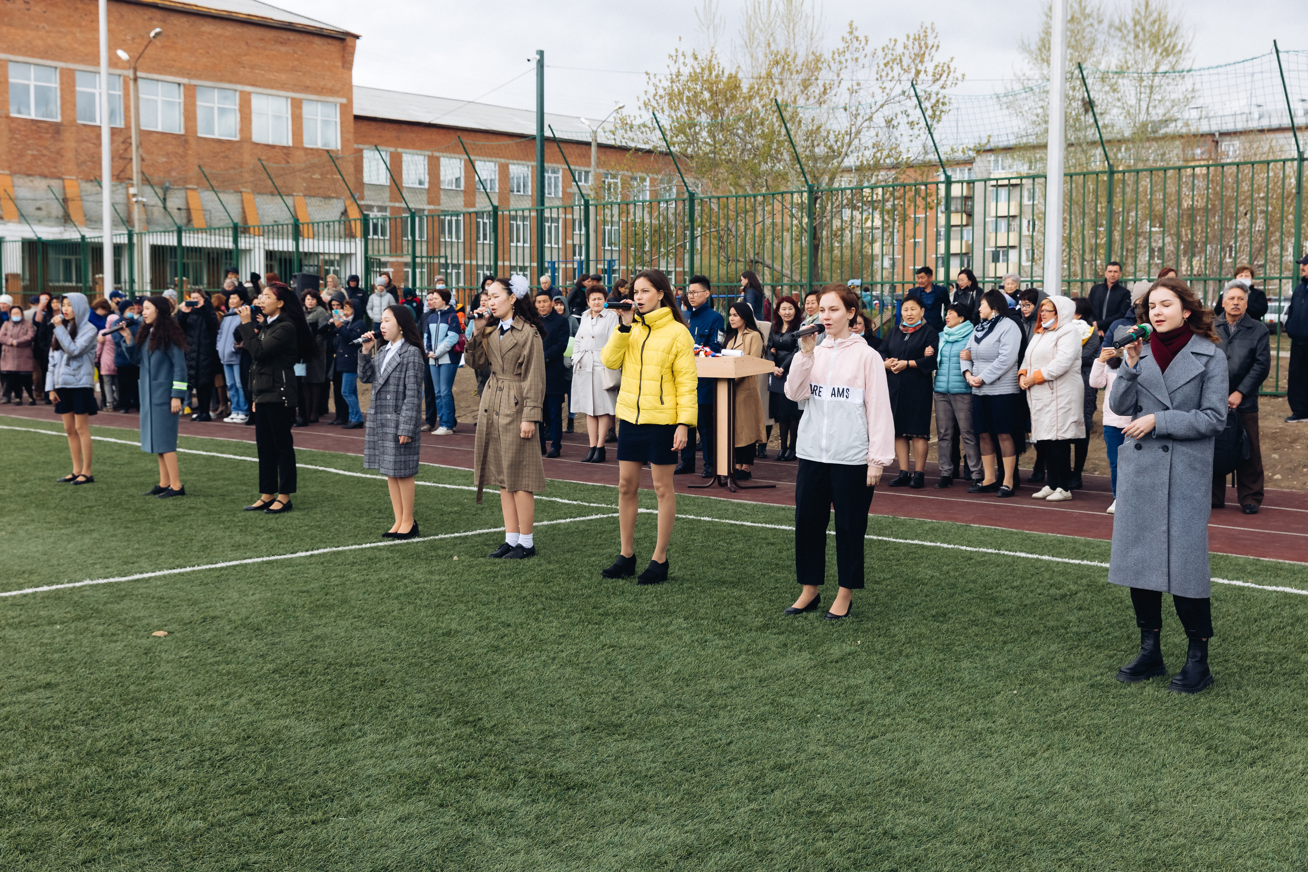 Последний звонок. Репортажная съемка. Свадебный и семейный фотограф в Улан-Удэ