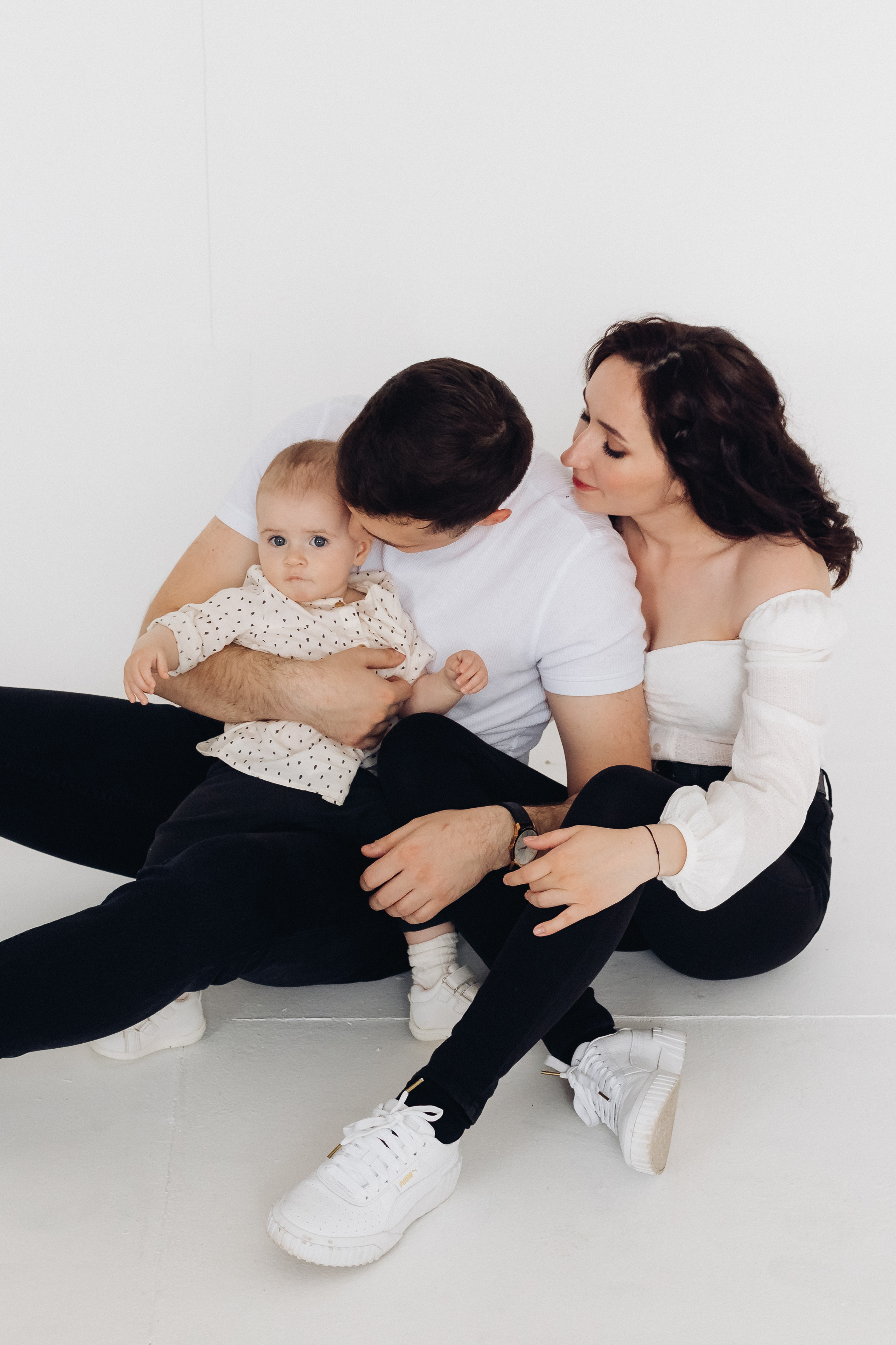 Фотосессия в студии на белом фоне. Свадебный и семейный фотограф в Улан-Удэ