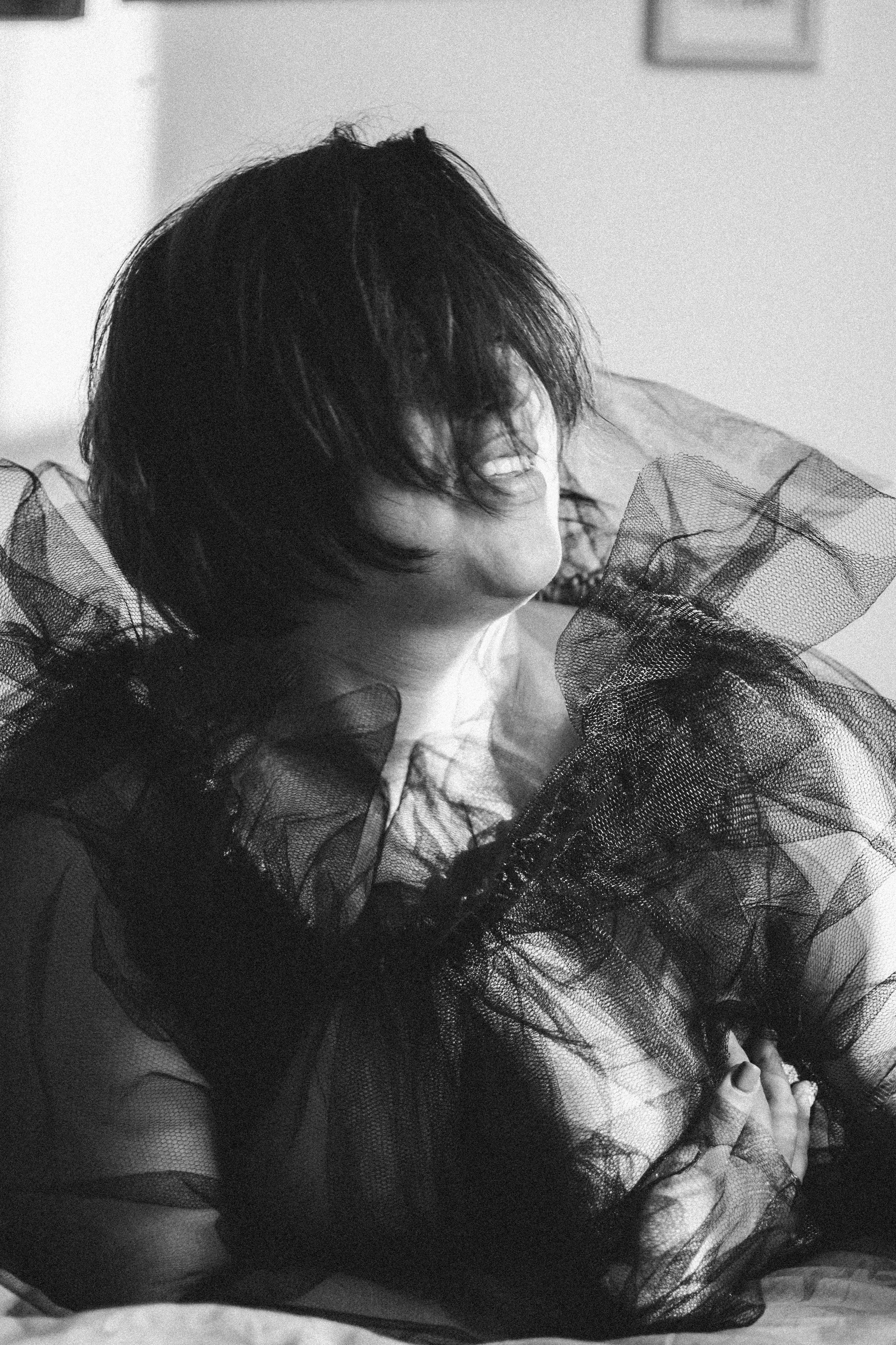 Портретная съемка в черном образе. Lifestyle фотограф в Жодино Ника Хруцкая