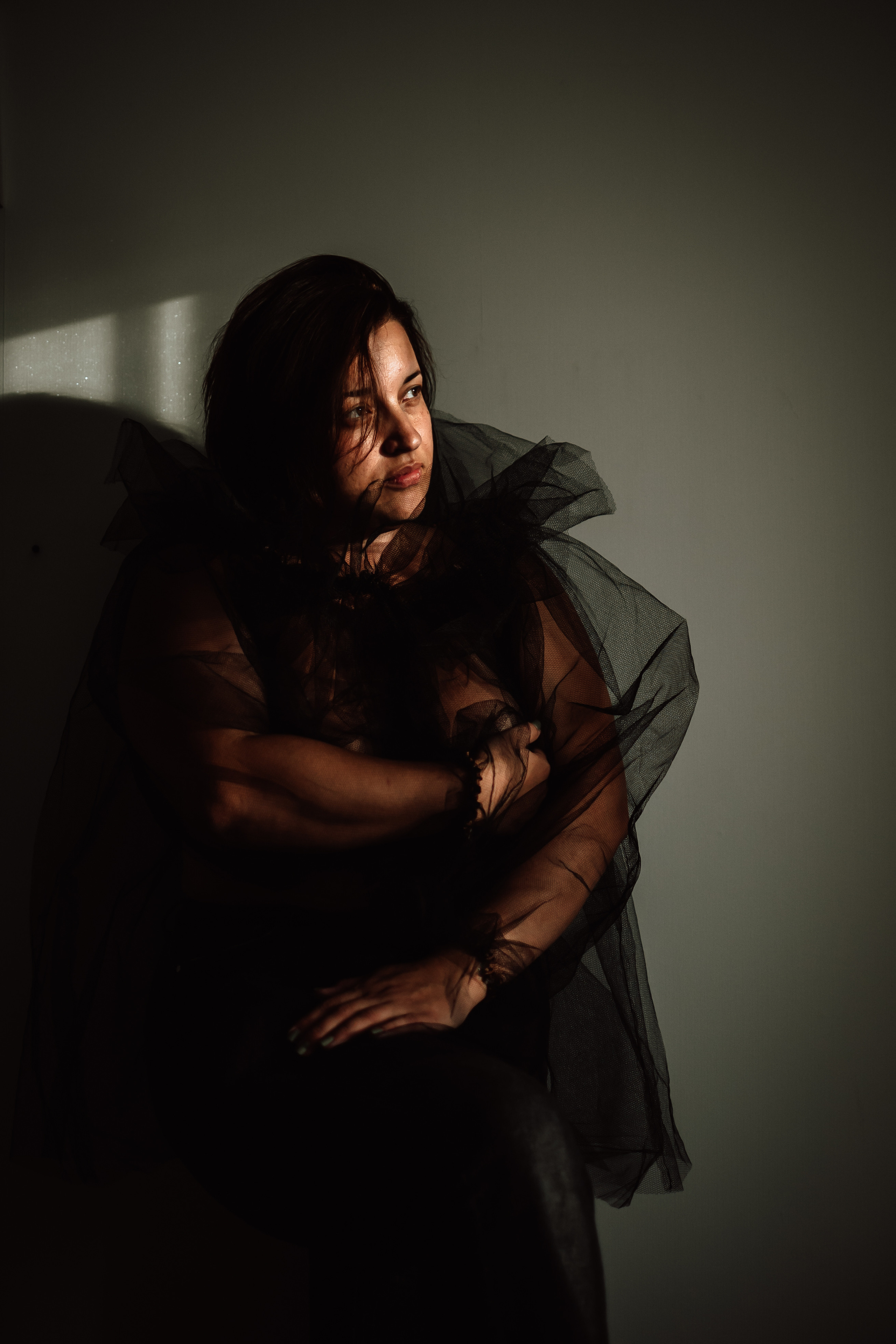 Портретная съемка в черном образе. Lifestyle фотограф в Жодино Ника Хруцкая