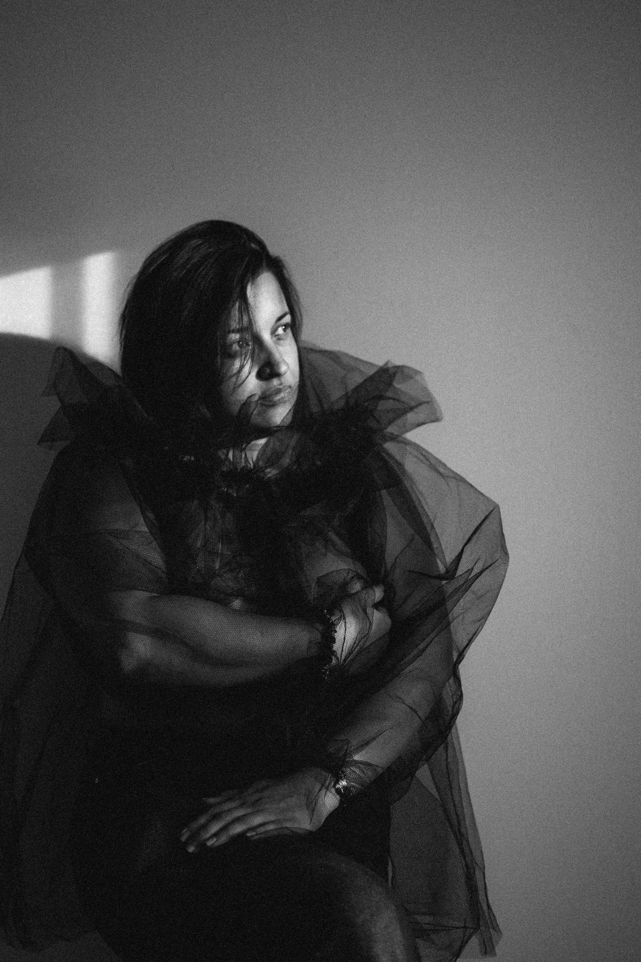 Портретная съемка в черном образе. Lifestyle фотограф в Жодино Ника Хруцкая