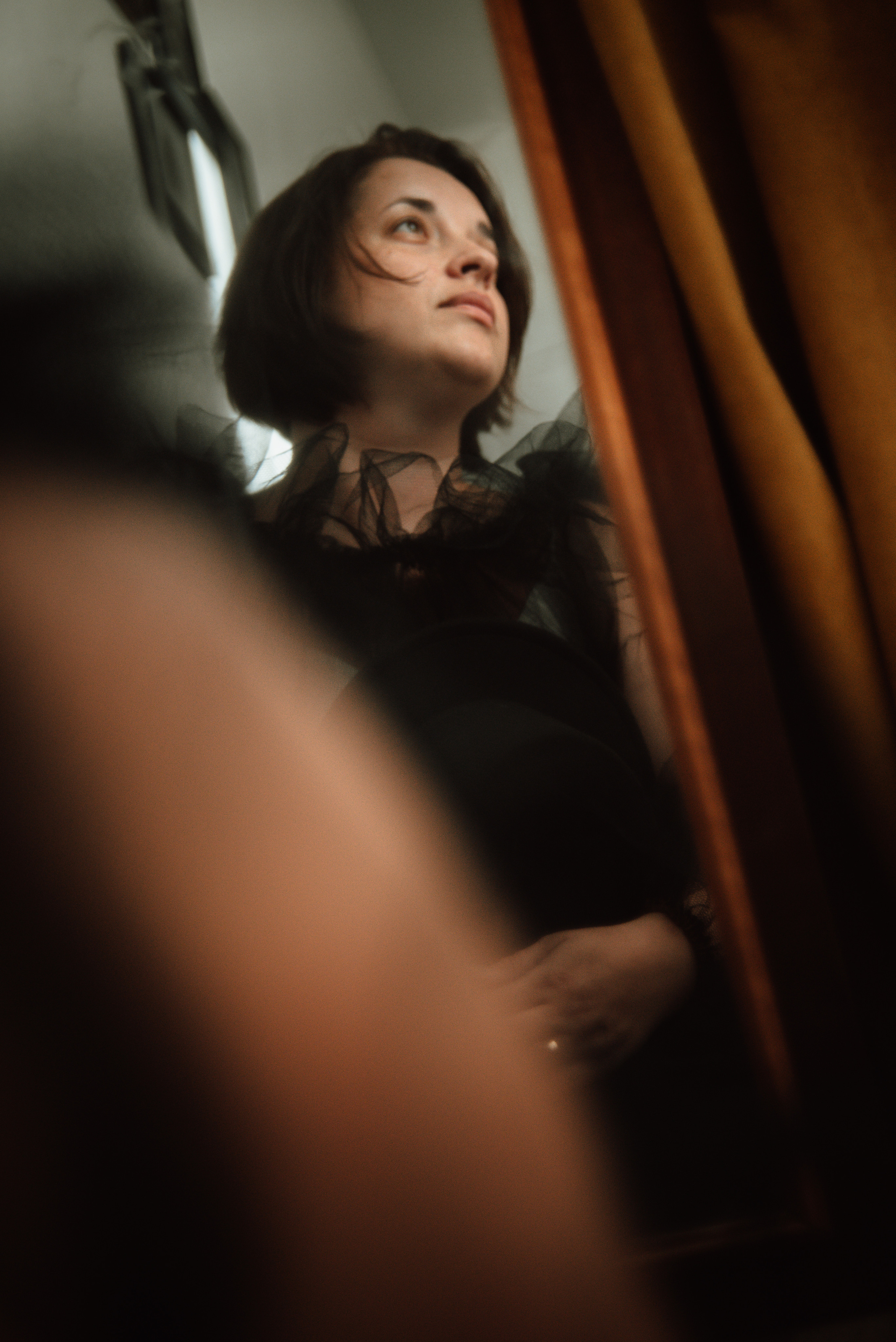 Портретная съемка в черном образе. Lifestyle фотограф в Жодино Ника Хруцкая