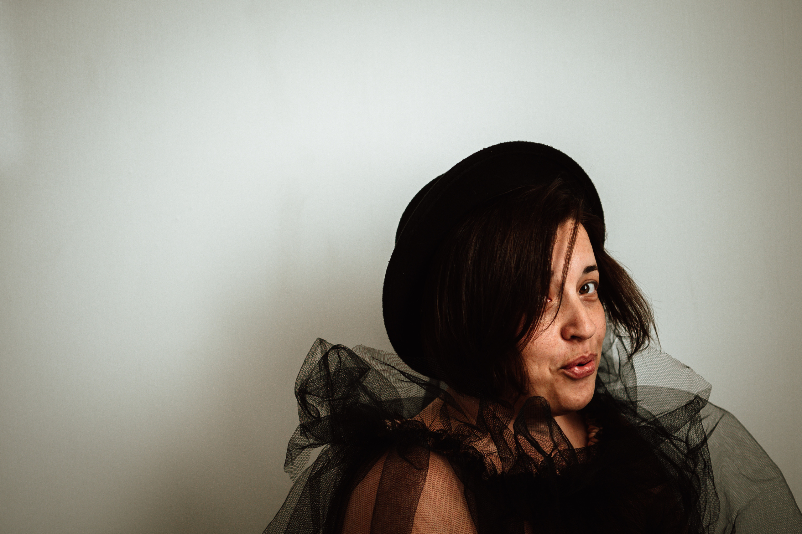 Портретная съемка в черном образе. Lifestyle фотограф в Жодино Ника Хруцкая