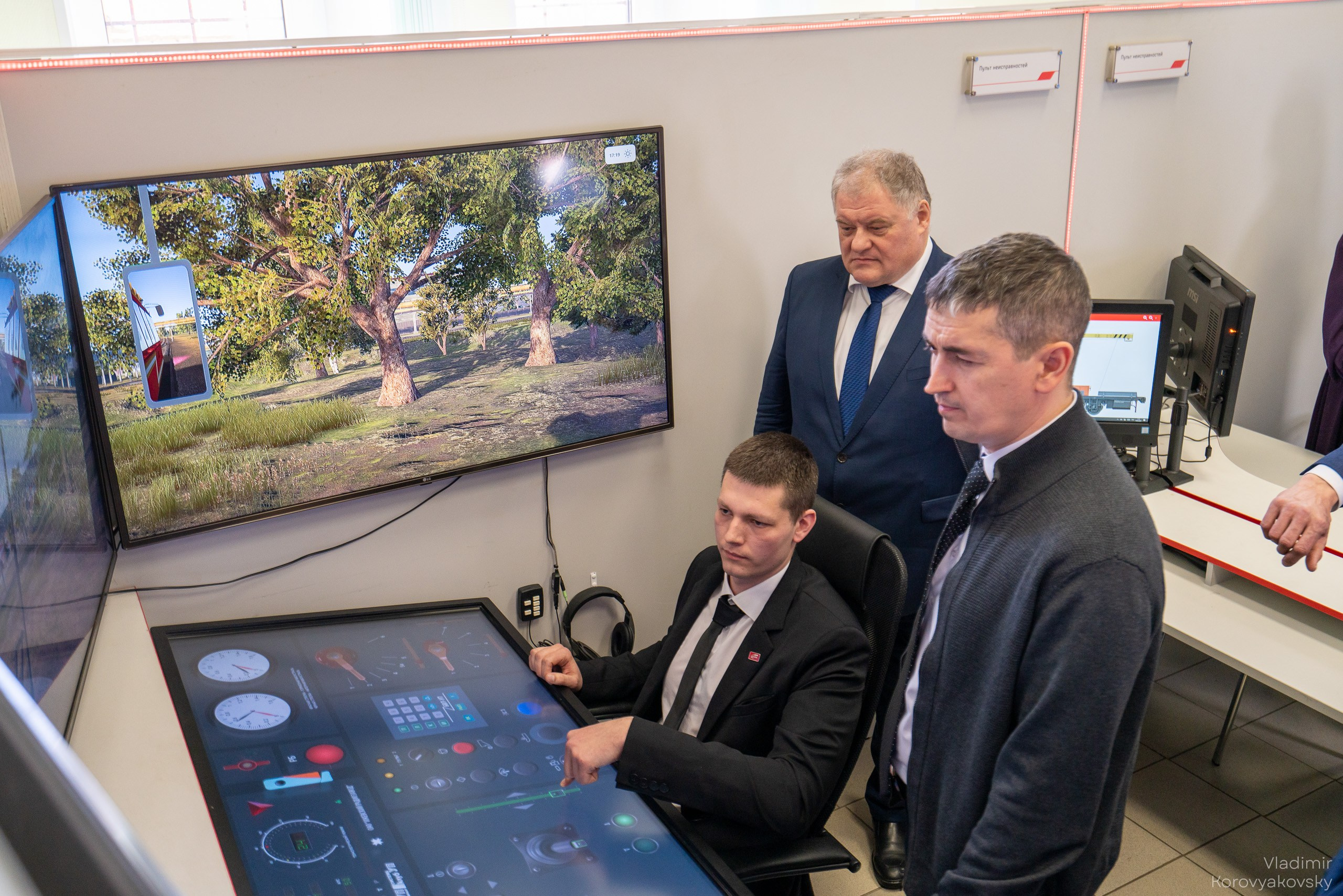 Открытие лабораторий. Фотограф Владимир Коровяковский