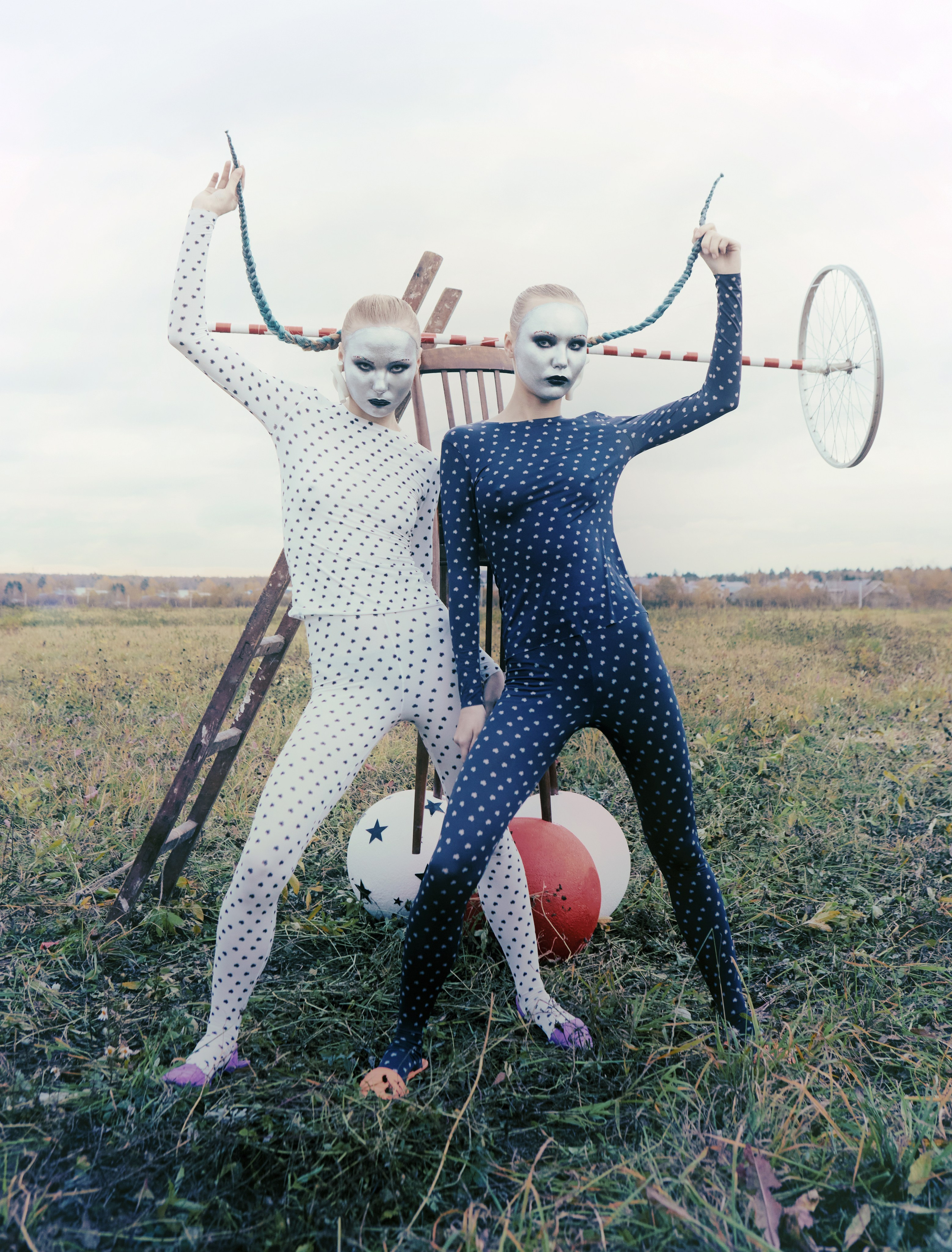 Badlon magazine: Sad circus. WORKS