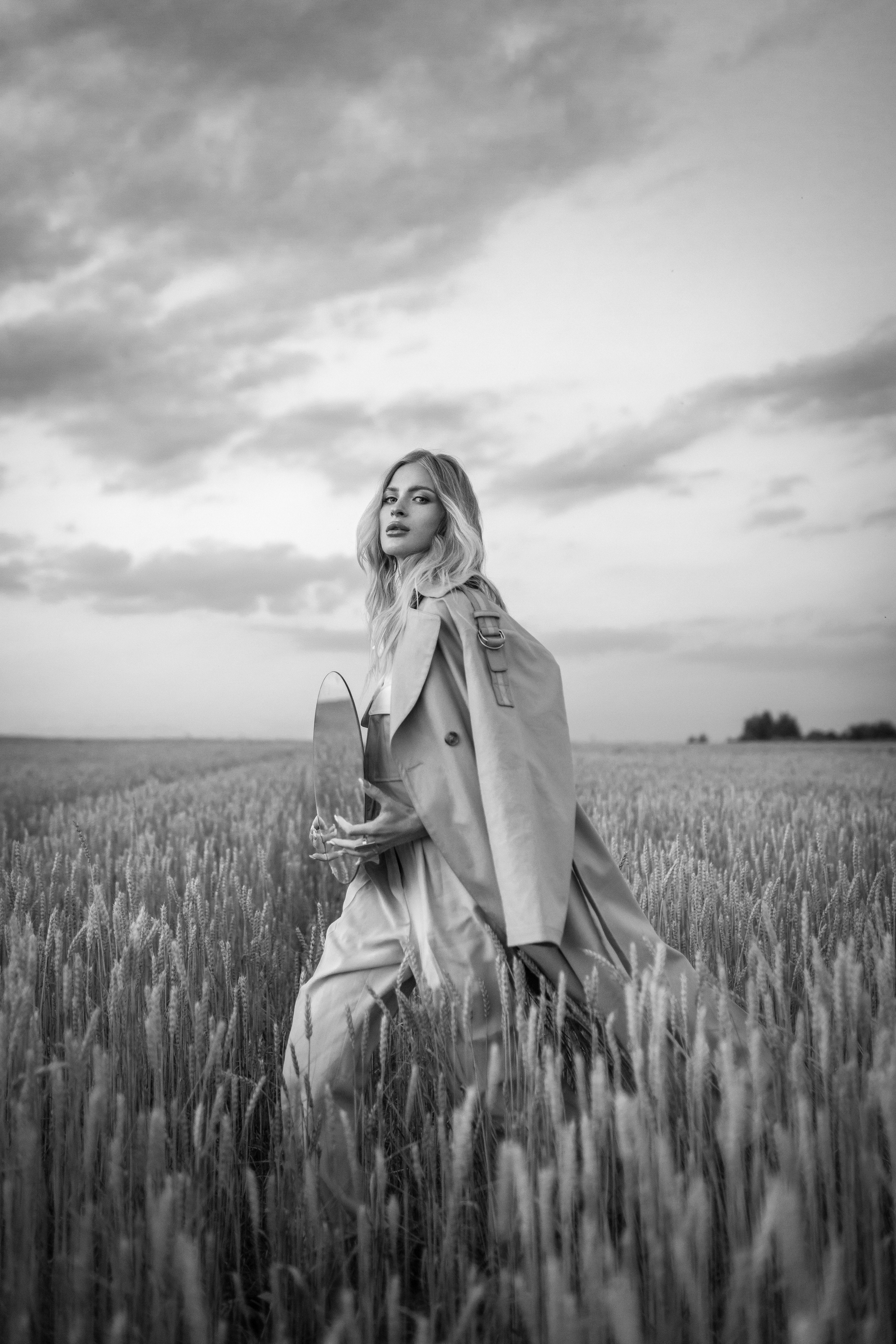 Модельная съемка в поле. Главная