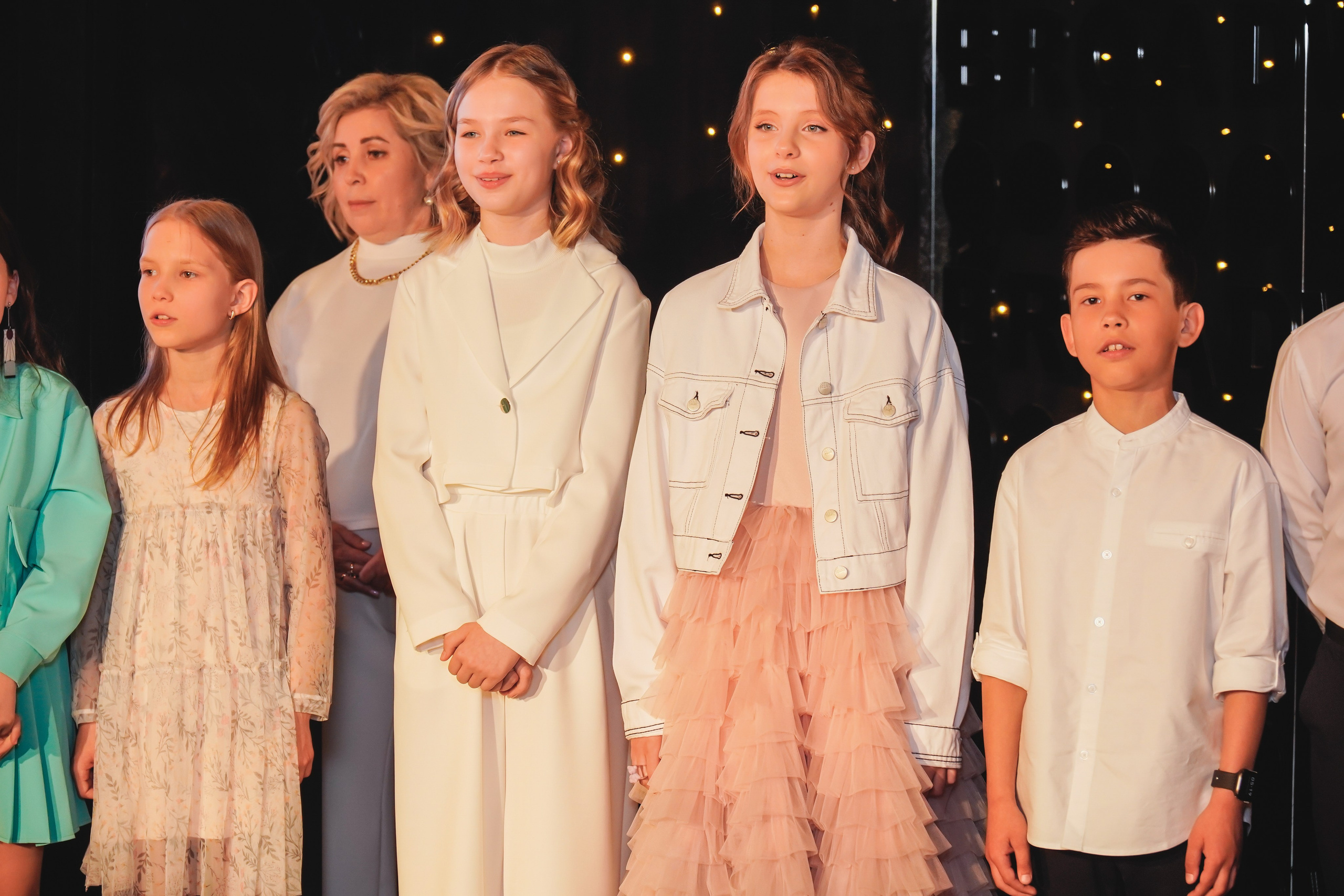 Выпускной. Занимаюсь профессиональной фотографией и живу рядом с Байкалом. Работаю в разных жанрах