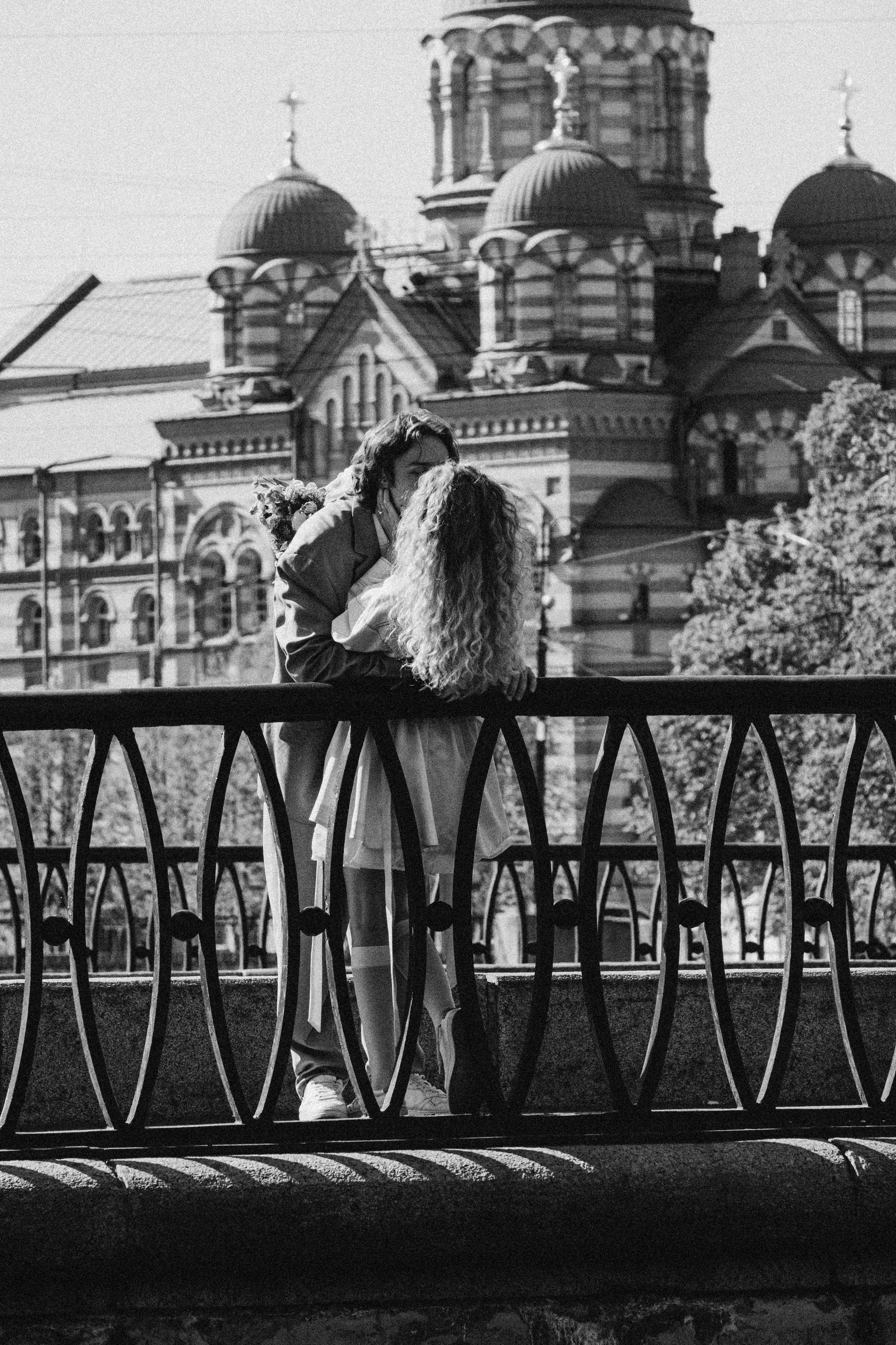 СВАДЕБНАЯ ПРОГУЛКА ПО ПЕТРОГРАДКЕ ВЕСНОЙ. СВАДЕБНАЯ ФОТОСЕССИИЯ НА ПЕТРОГРАДКЕ. Профессиональный фотограф, Санкт-Петербург — Виктория Богомолова