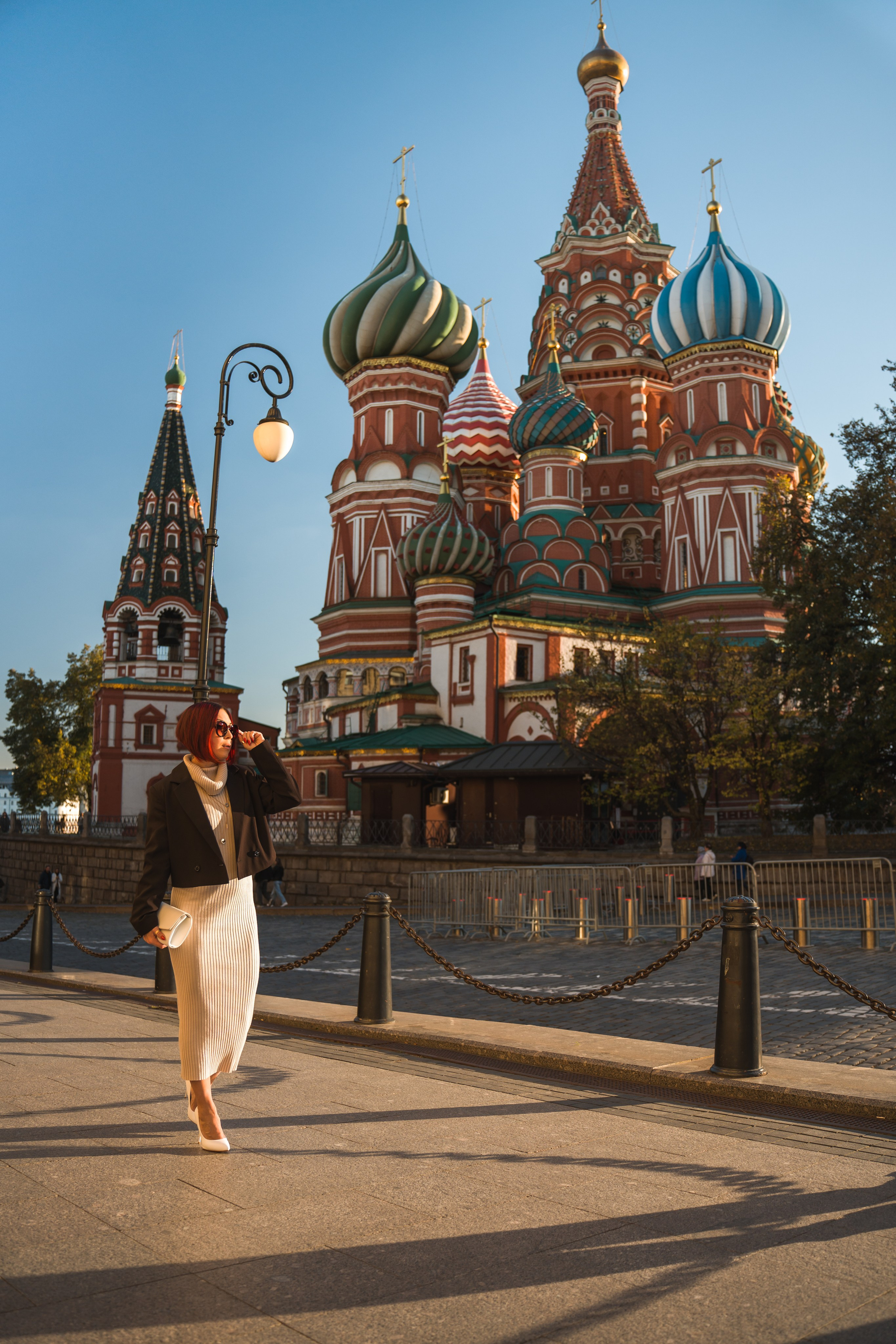 Фото прогулка у могучего храма Василия Блаженного
