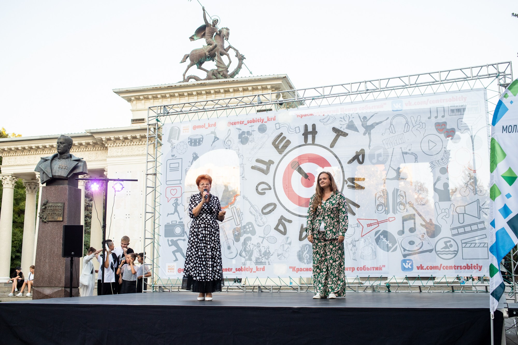 Закрытие летнего фестиваля «УФ». Репортажный, промышленный и маркетплейс-фотограф Дмитрий Чернат