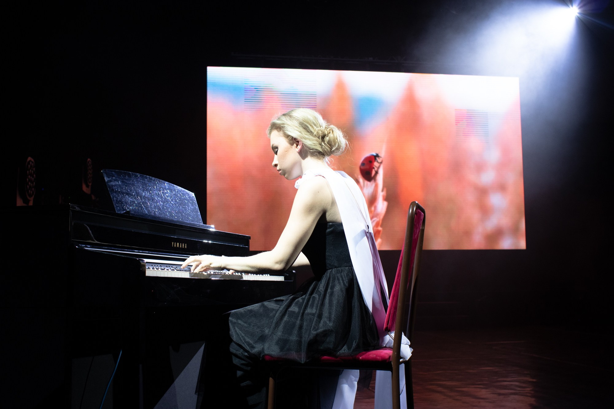 Конкурс красоты Мисс КубГУ 2021. Репортажный, промышленный и маркетплейс-фотограф Дмитрий Чернат