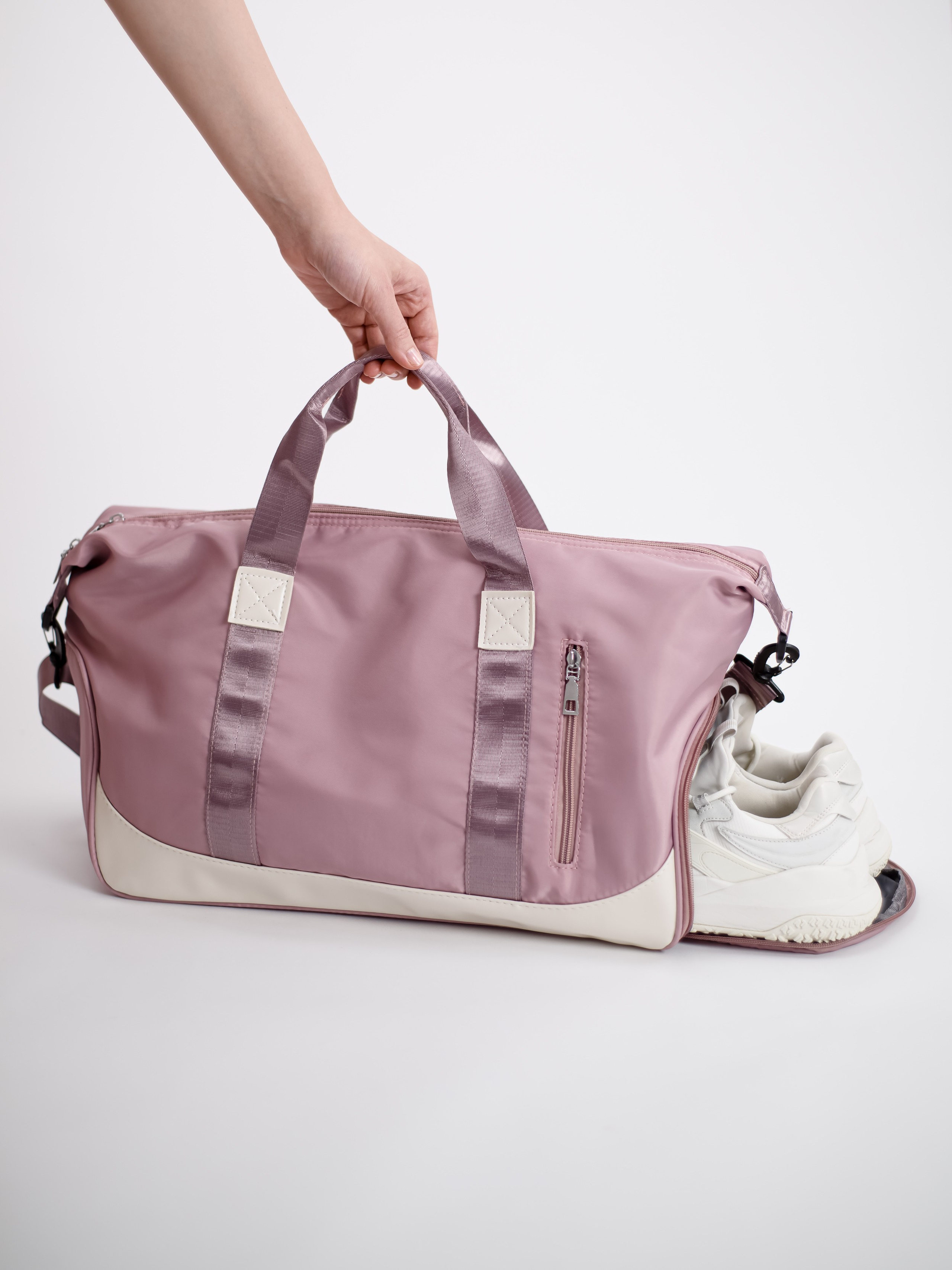 Спортивная сумка. Предметный фотограф, инфографика и видео в Санкт-Петербурге