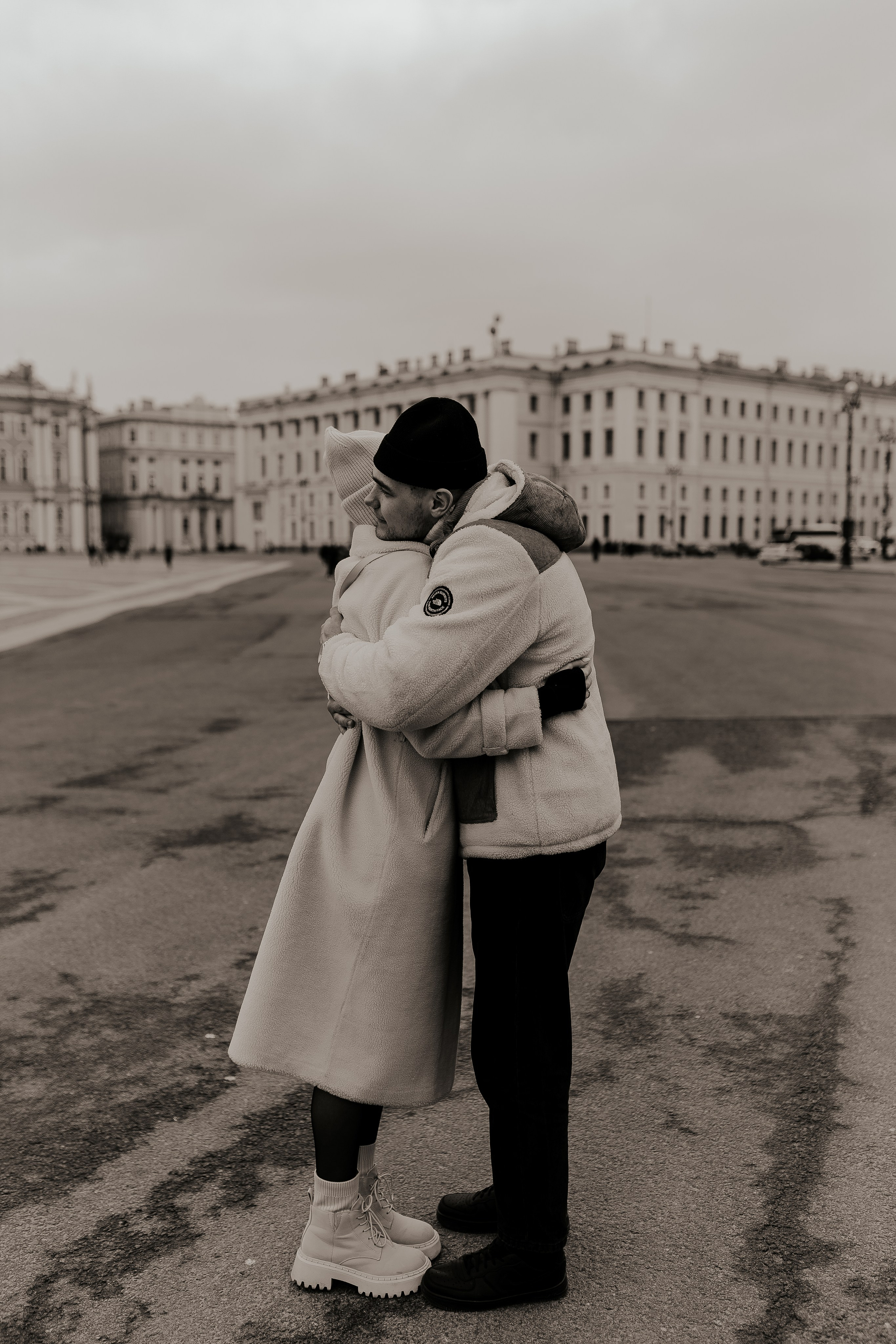 Lovestory на дворцовой площади. Фотограф в Санкт-Петербурге Лиза Семченкова