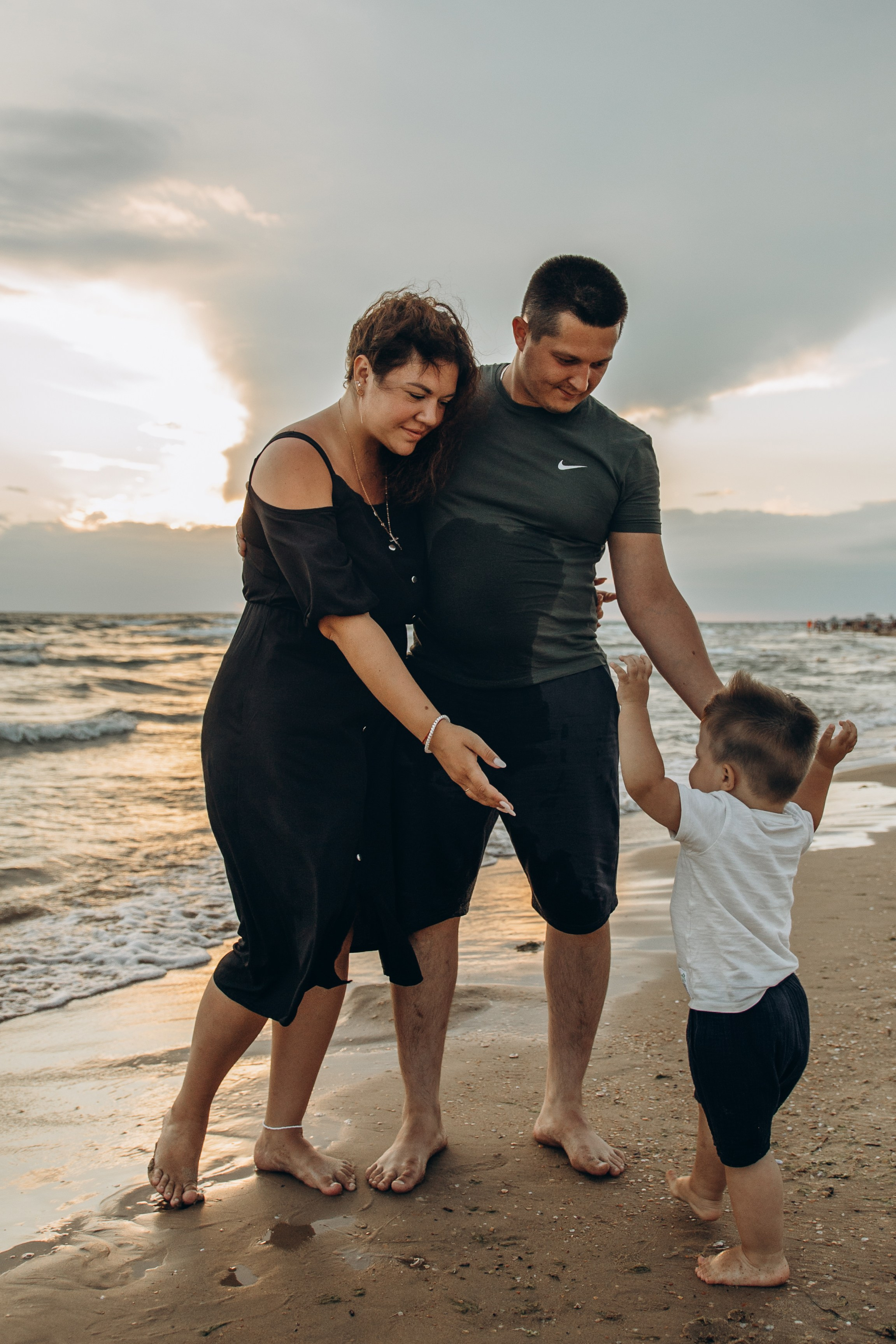 Михаил, Алена и Кирюша — встреча заката с любимыми. Семейный фотограф Новороссийск, Анапа, Геленджик — Юлия Давыдова