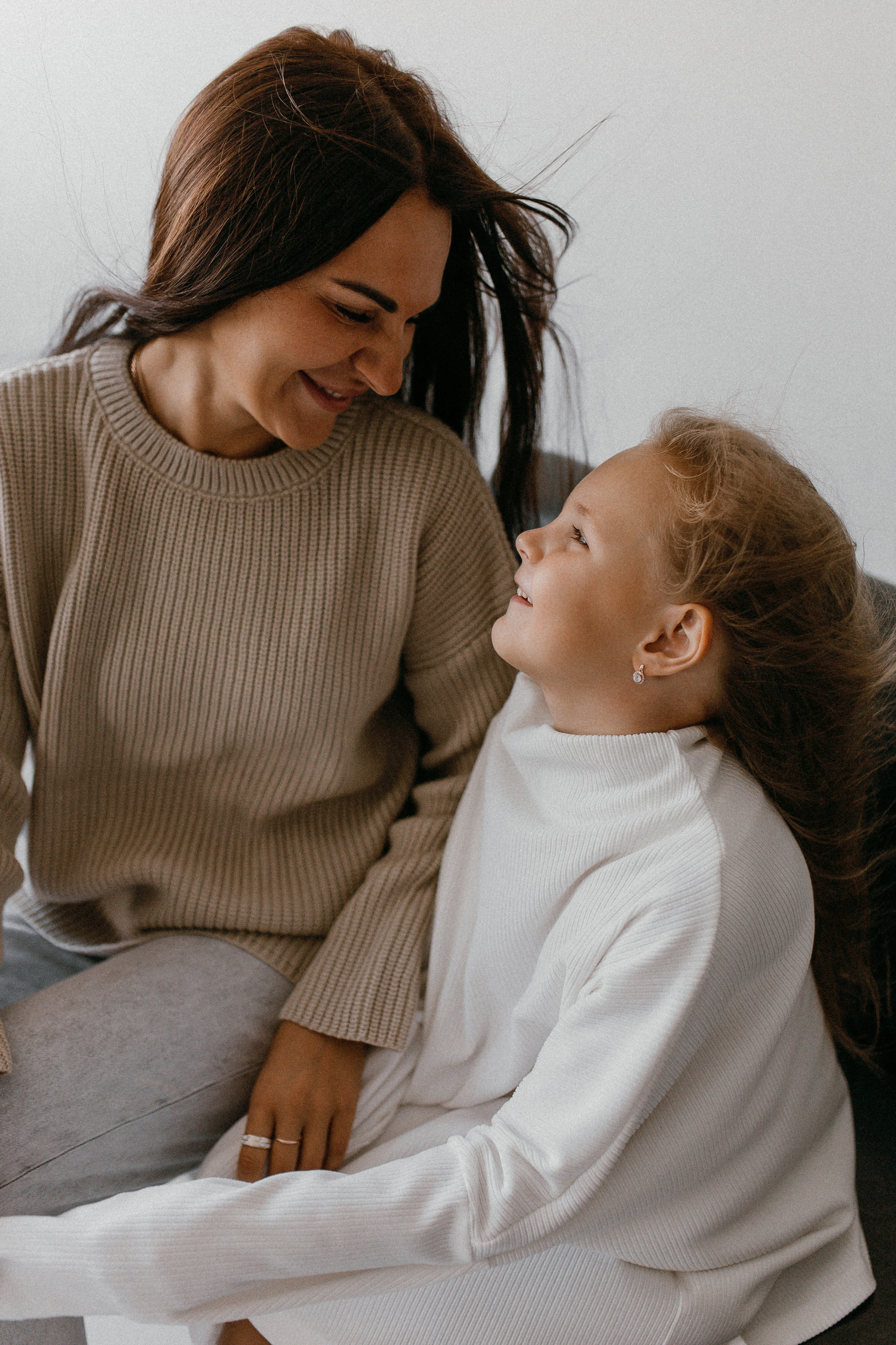 Есения и мама. Семейный фотограф Губкин/Старый Оскол