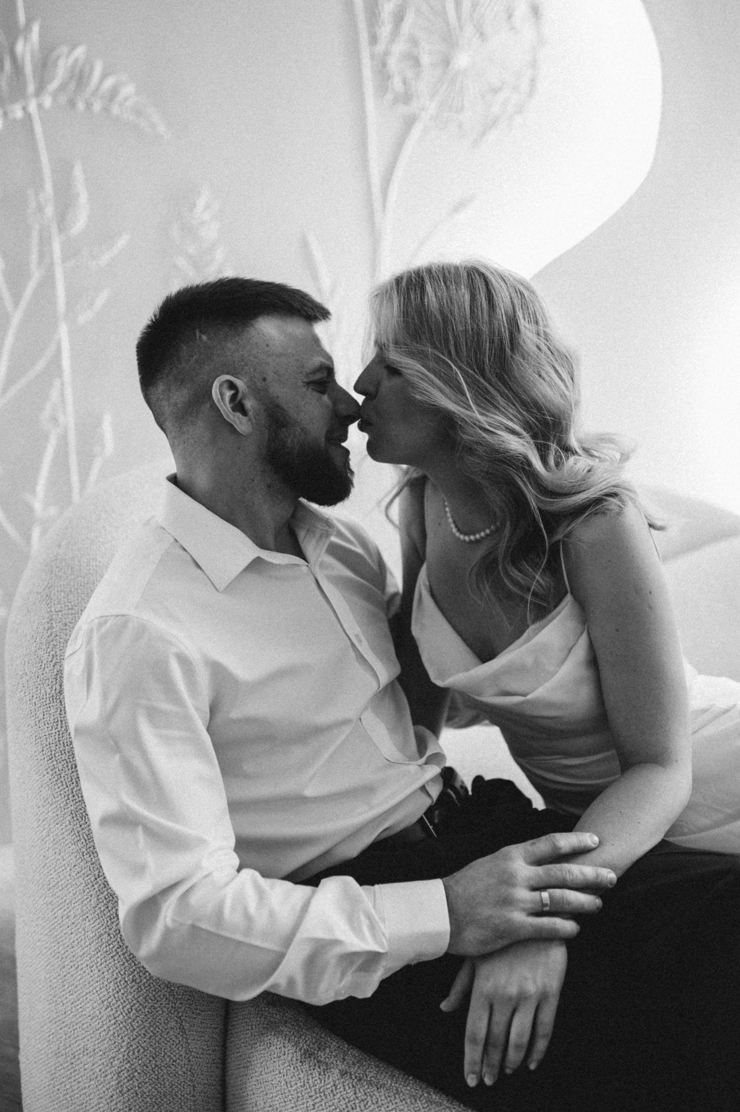 Коля и Алёна в студии. Семейный и свадебный lifestyle-фотограф в Москве Мария Петрова