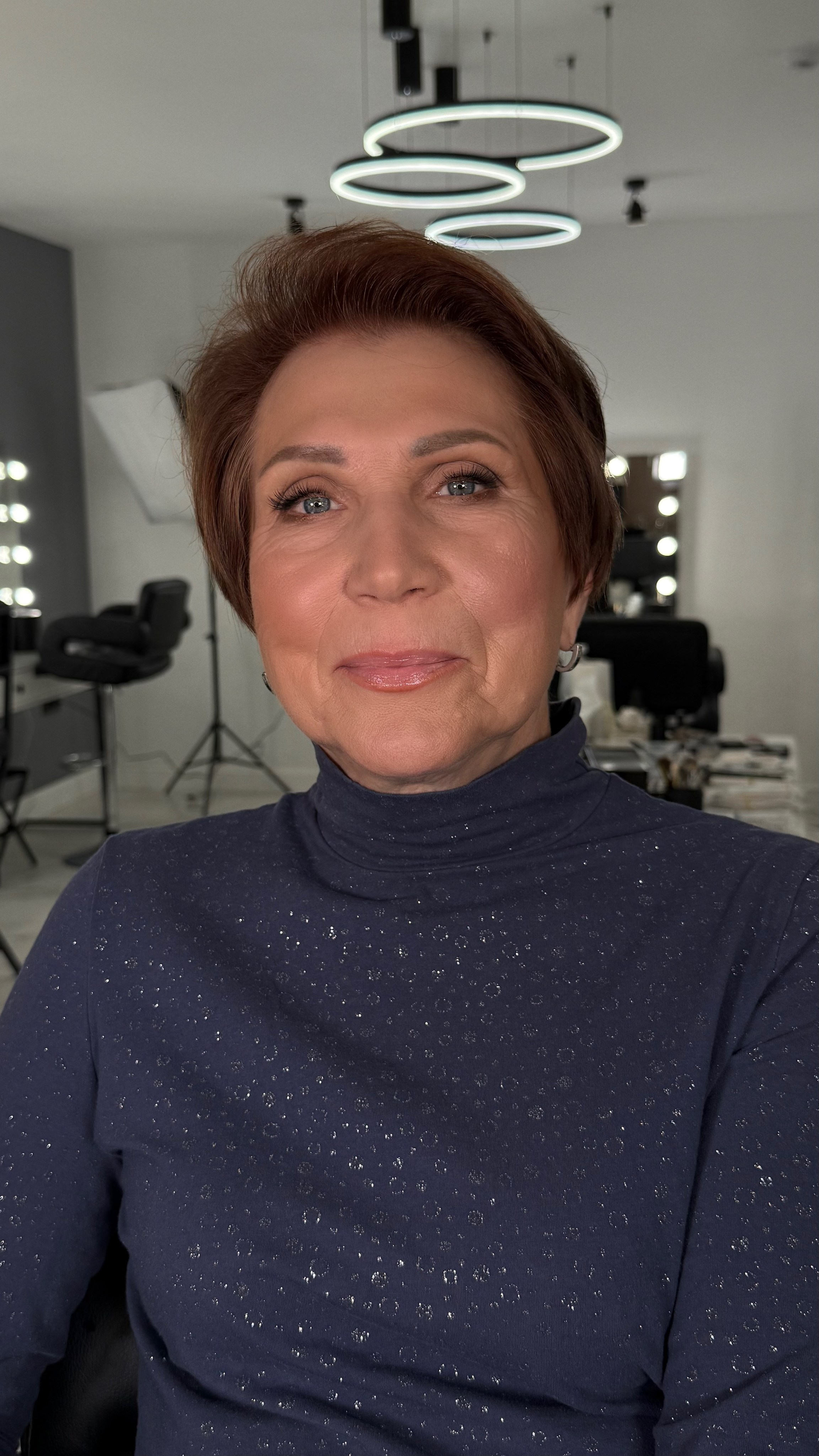 Образы. Студия визажистов, стилистов по прическам, бровистов и мастеров по ресницам