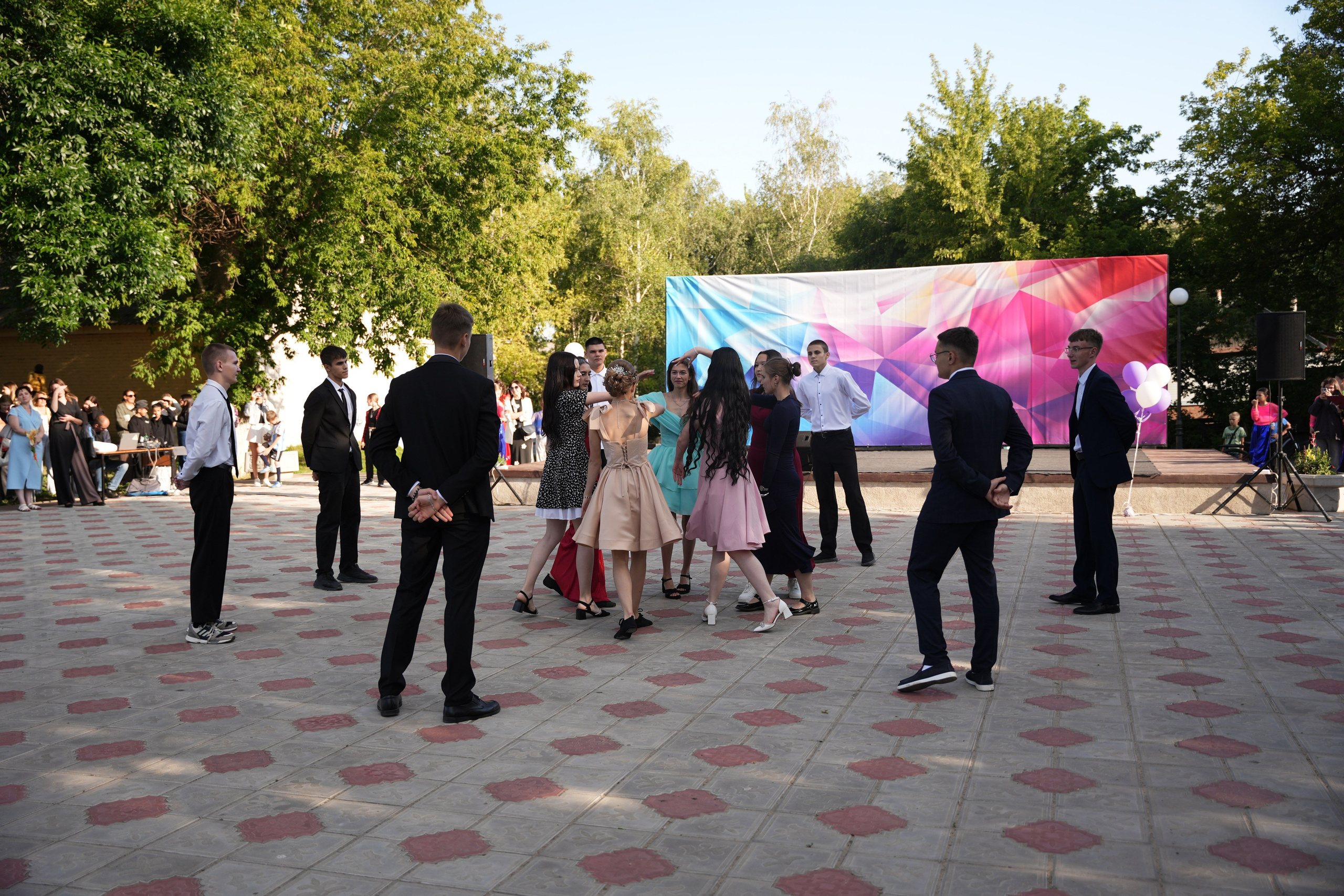 Выпускной в парке. Ольга Плаксина фотограф в Саратове