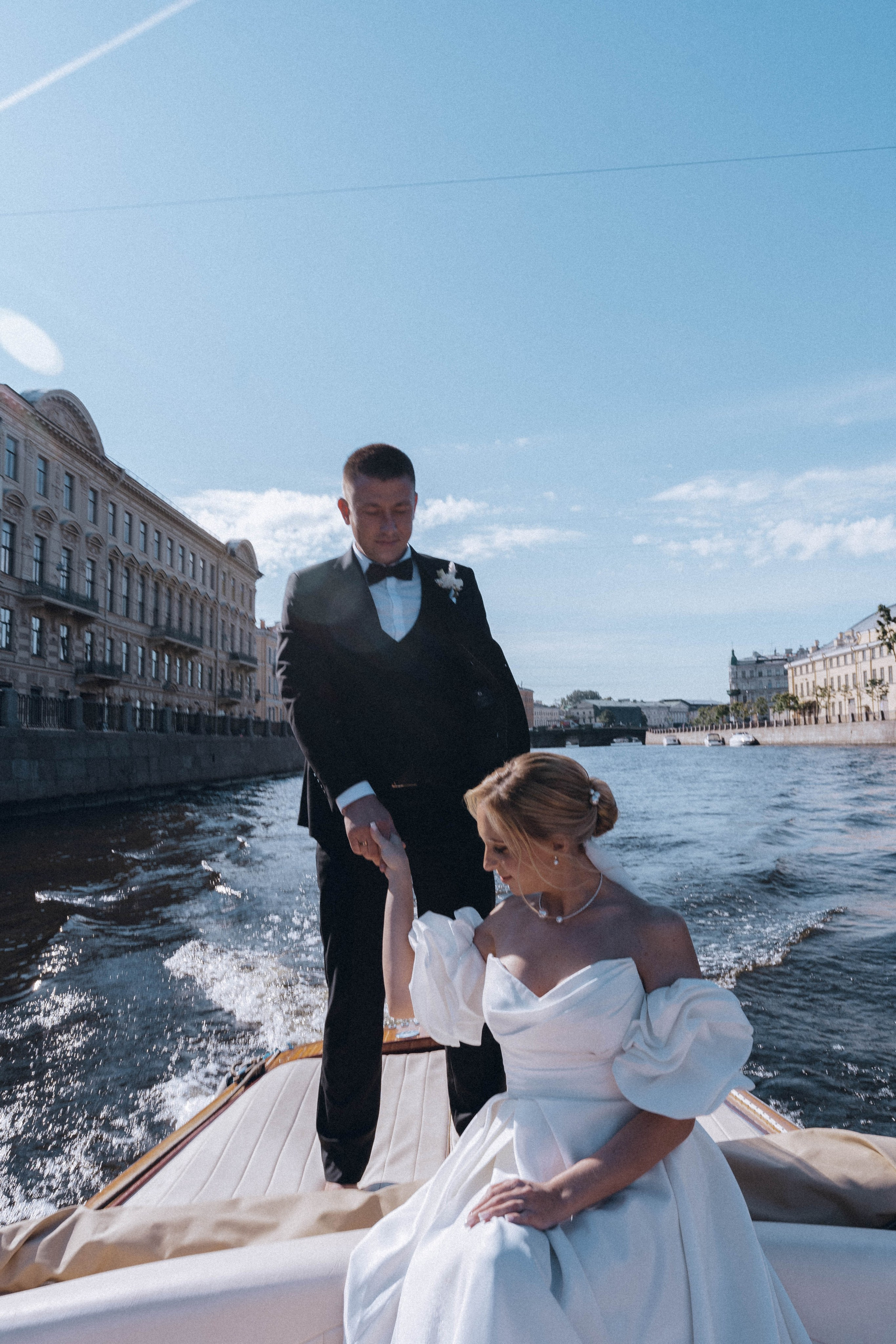 СВАДЕНБНАЯ СЬЕМКА НА КАТЕРЕ ПО КАНАЛАМ САНКТ-ПЕТЕРБУРГА И В АКВАТОРИИ НЕВЫ. Профессиональный фотограф, Санкт-Петербург — Виктория Богомолова