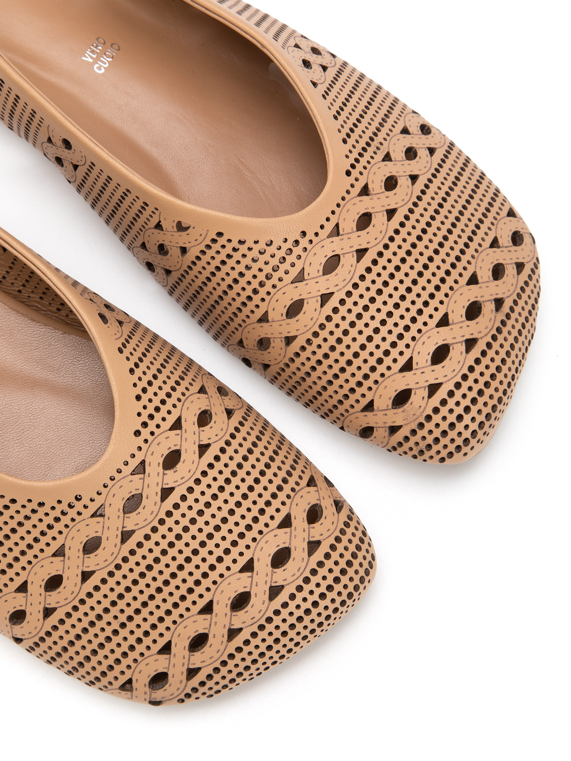 Каталожная фотография обуви. Фотограф в Москве Егор Гончаров