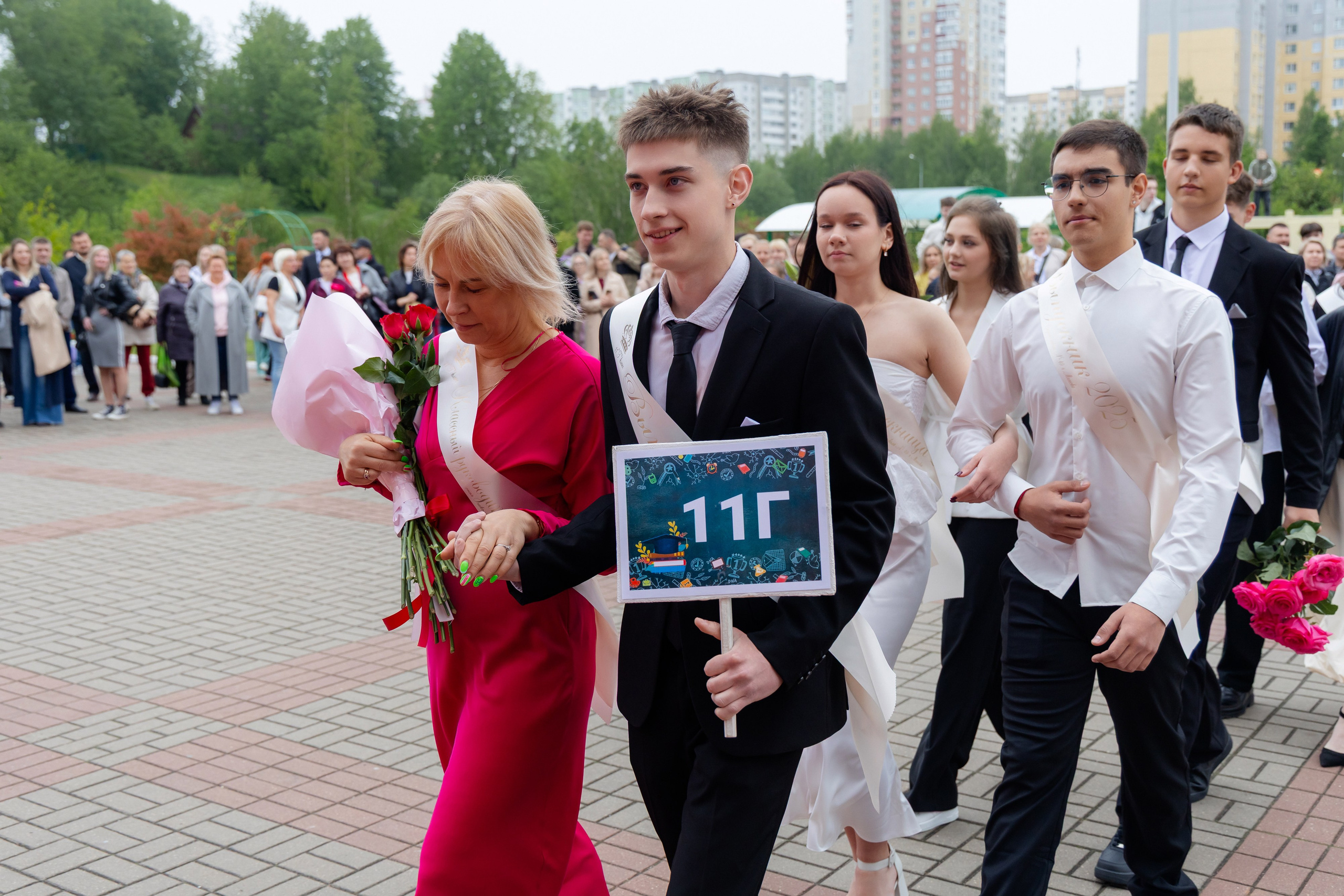 Последний звонок 2025 в Минске. Свадебный фотограф в Минске/Беларуси Сергей Спиридонов