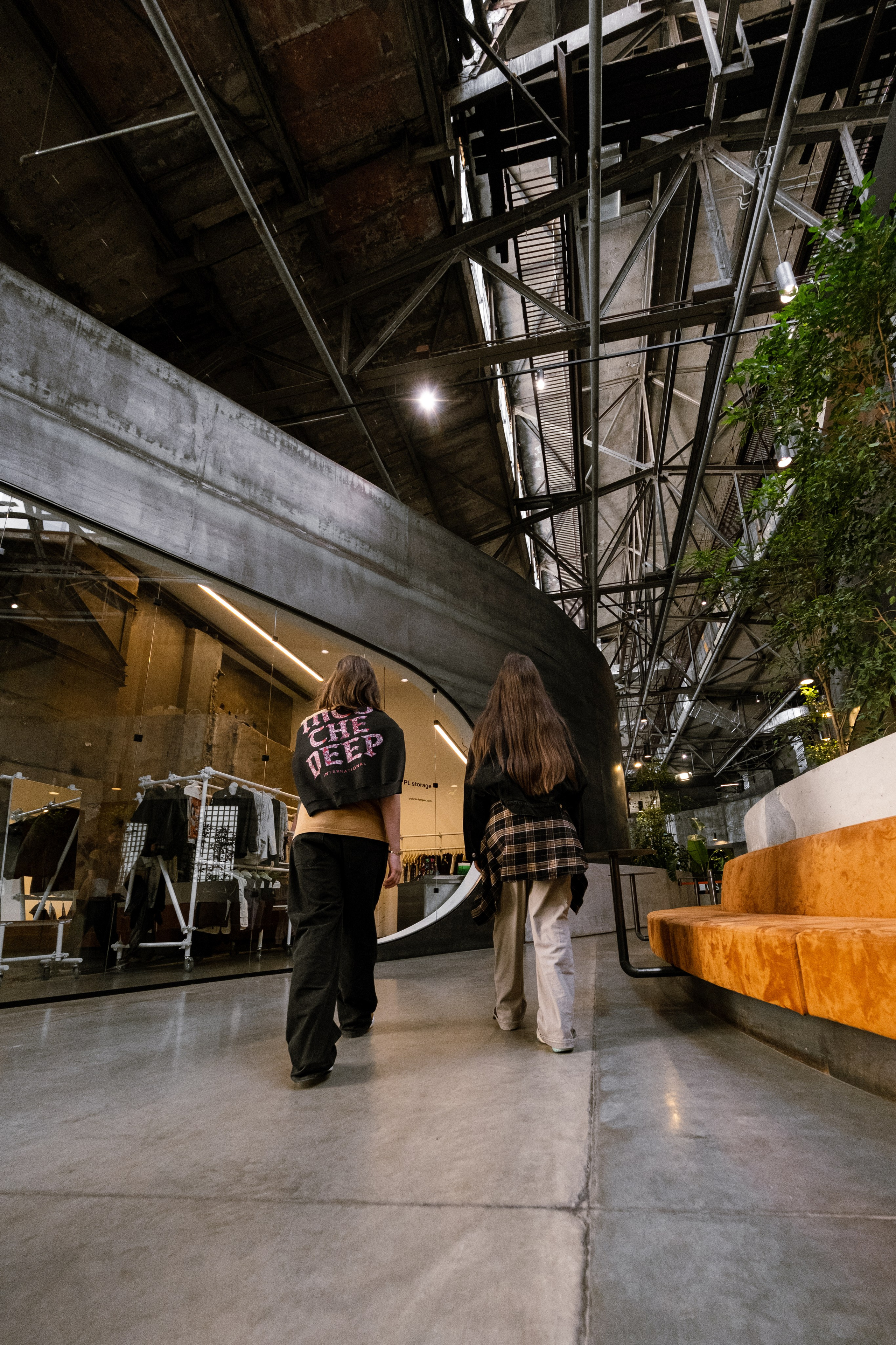 QSC 24. LIYALEE PHOTO