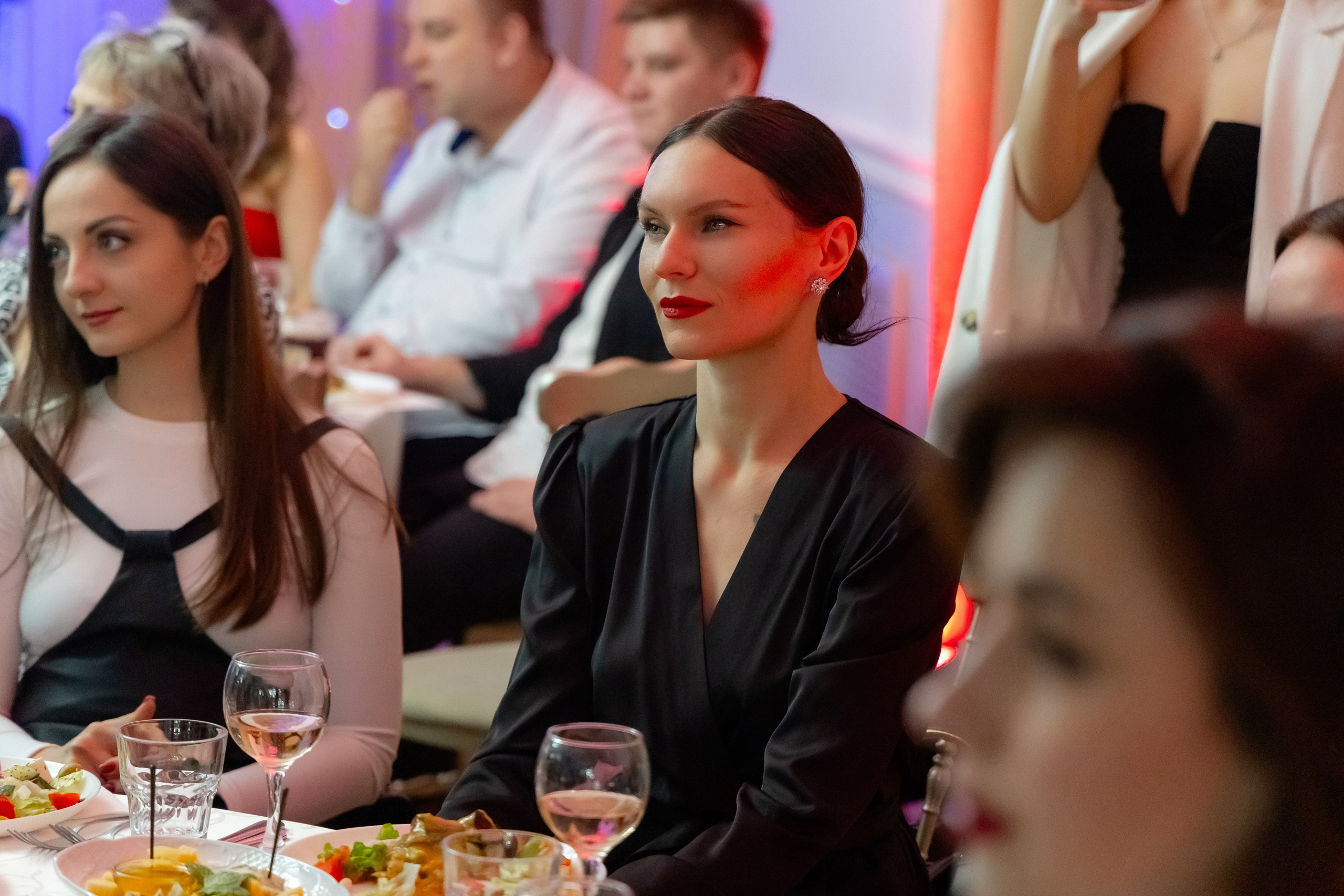 Корпоративная фотосъемка для кафе GARAGE | Новый год 2025 | Минск. Свадебный фотограф в Минске/Беларуси Сергей Спиридонов