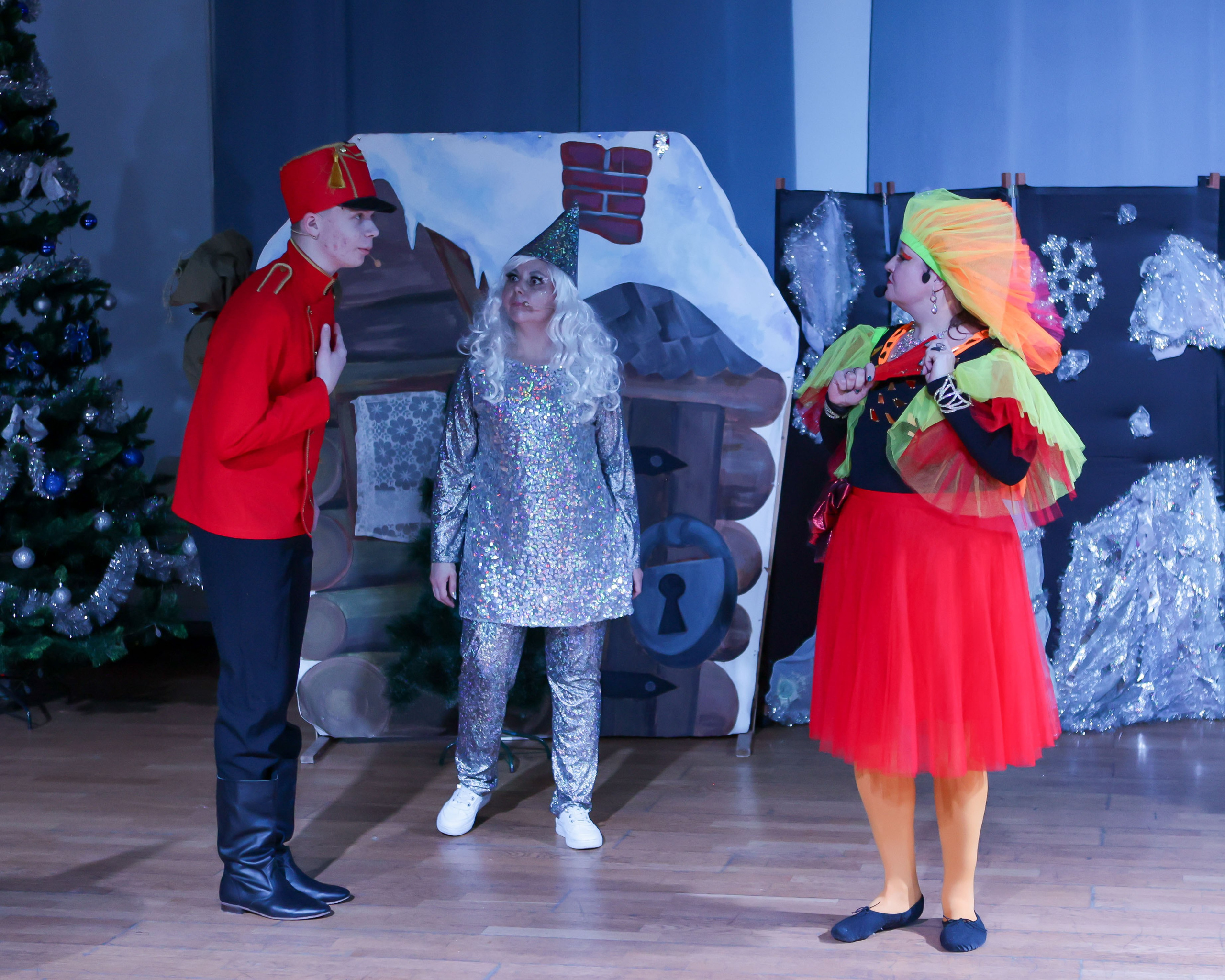 Новогодняя скачзка центр детского творчесва Подольск. Выпускные альбомы и школьный фотограф в Подольске, Троицке, Щербинке, Москве и Московской области