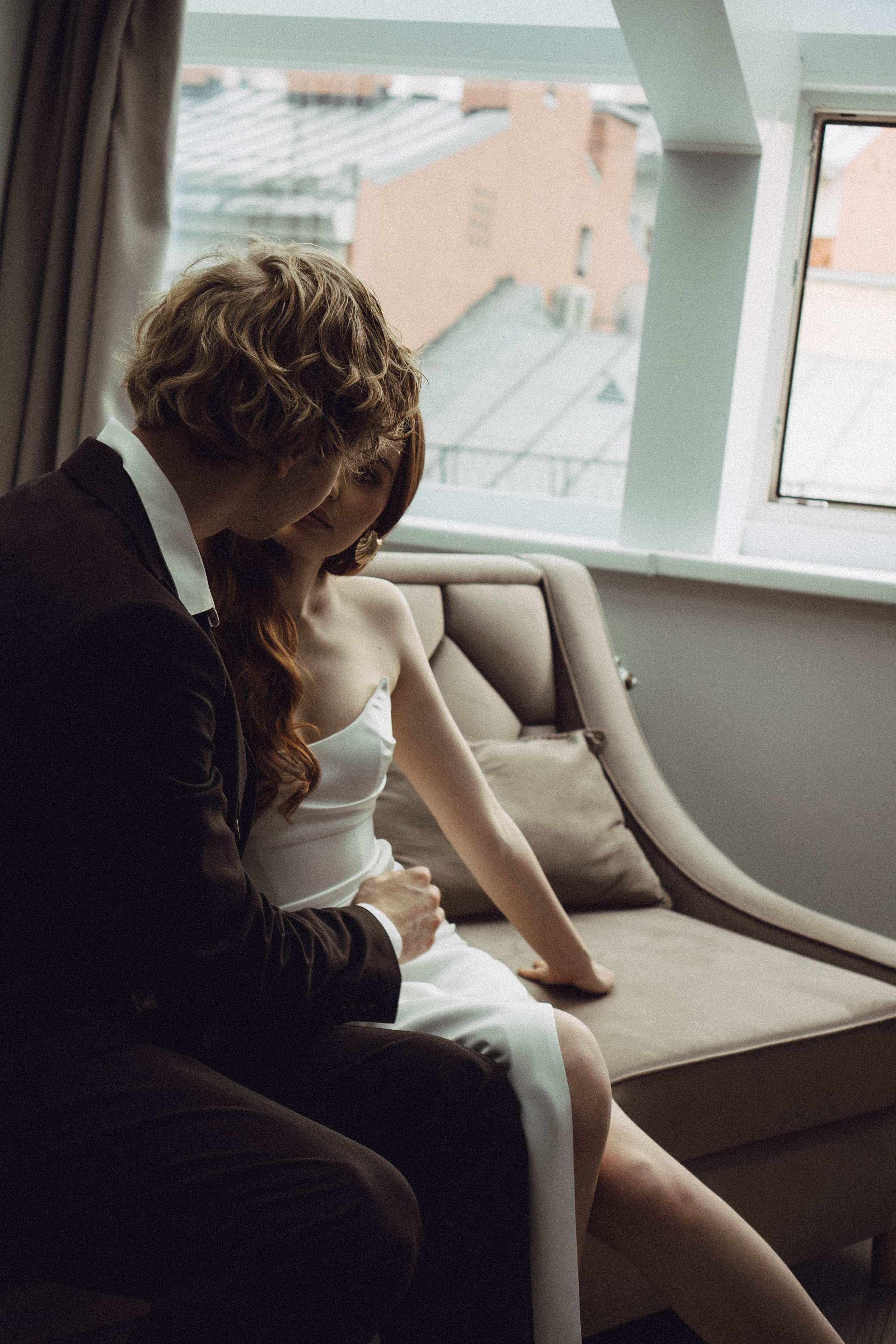 СВАДЕБНАЯ СЬЕМКА В ОТЕЛЕ. СБОРЫ ЖЕНИХА И НЕВЕСТЫ И ТАКЖЕ ТОР И ПОДГОТОВКА К ПРОГУЛКЕ. Профессиональный фотограф, Санкт-Петербург — Виктория Богомолова