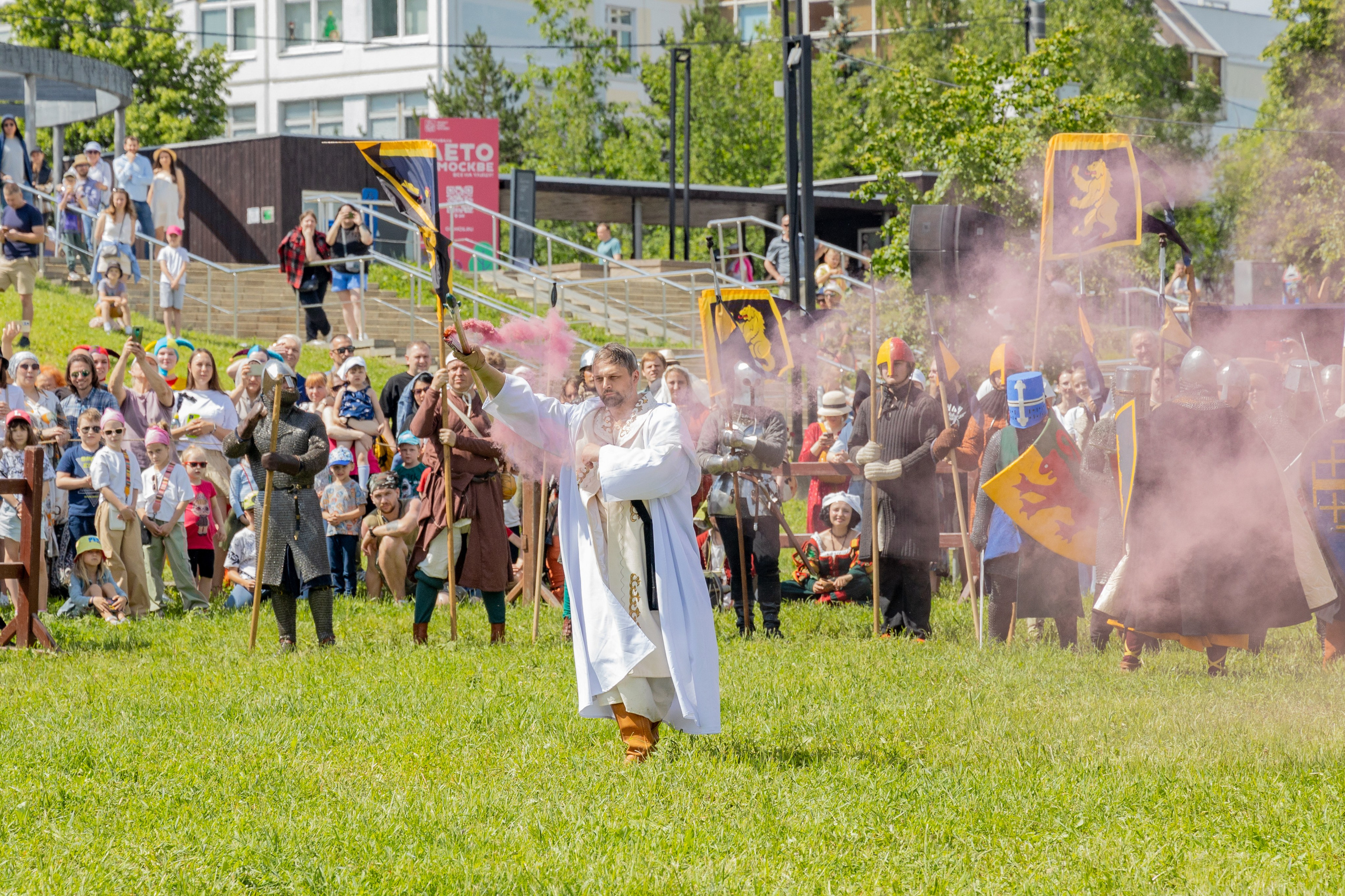 Земля Легенд: Солнце и медведь Фест. Репортажный, семейный и студийный фотограф в Москве Демин Алексей