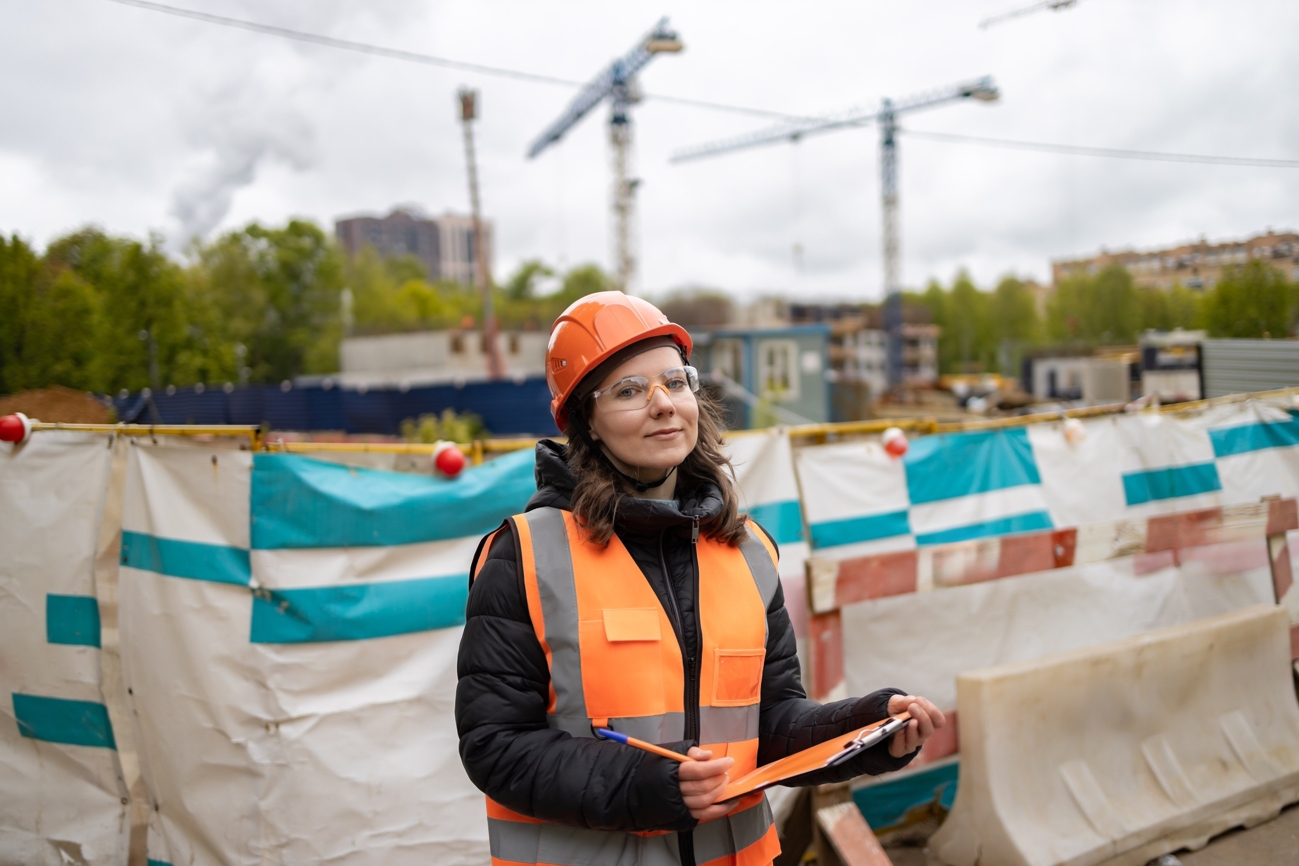 Фотосессия «Стройка» модель Ирина. Репортажный, семейный и студийный фотограф в Москве Демин Алексей