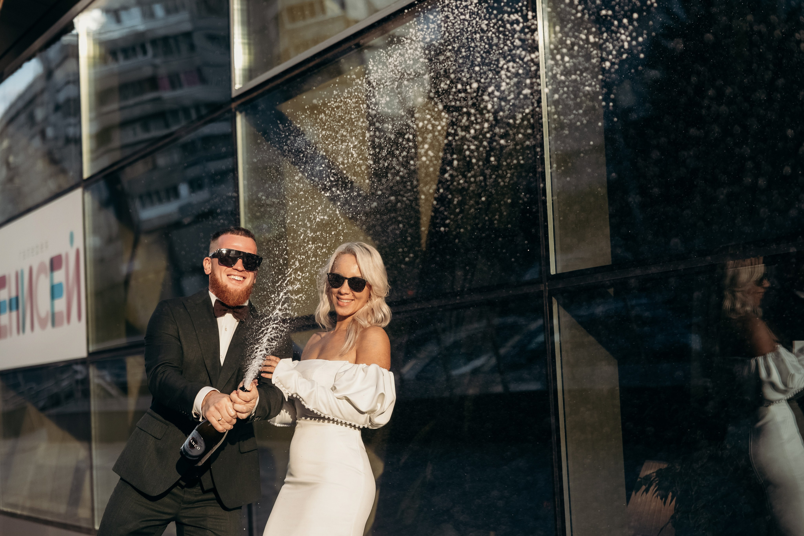 Александр и Елена (сборы, ресторан). Фотограф свадебный семейный в Красноярске Шукшина Наталья