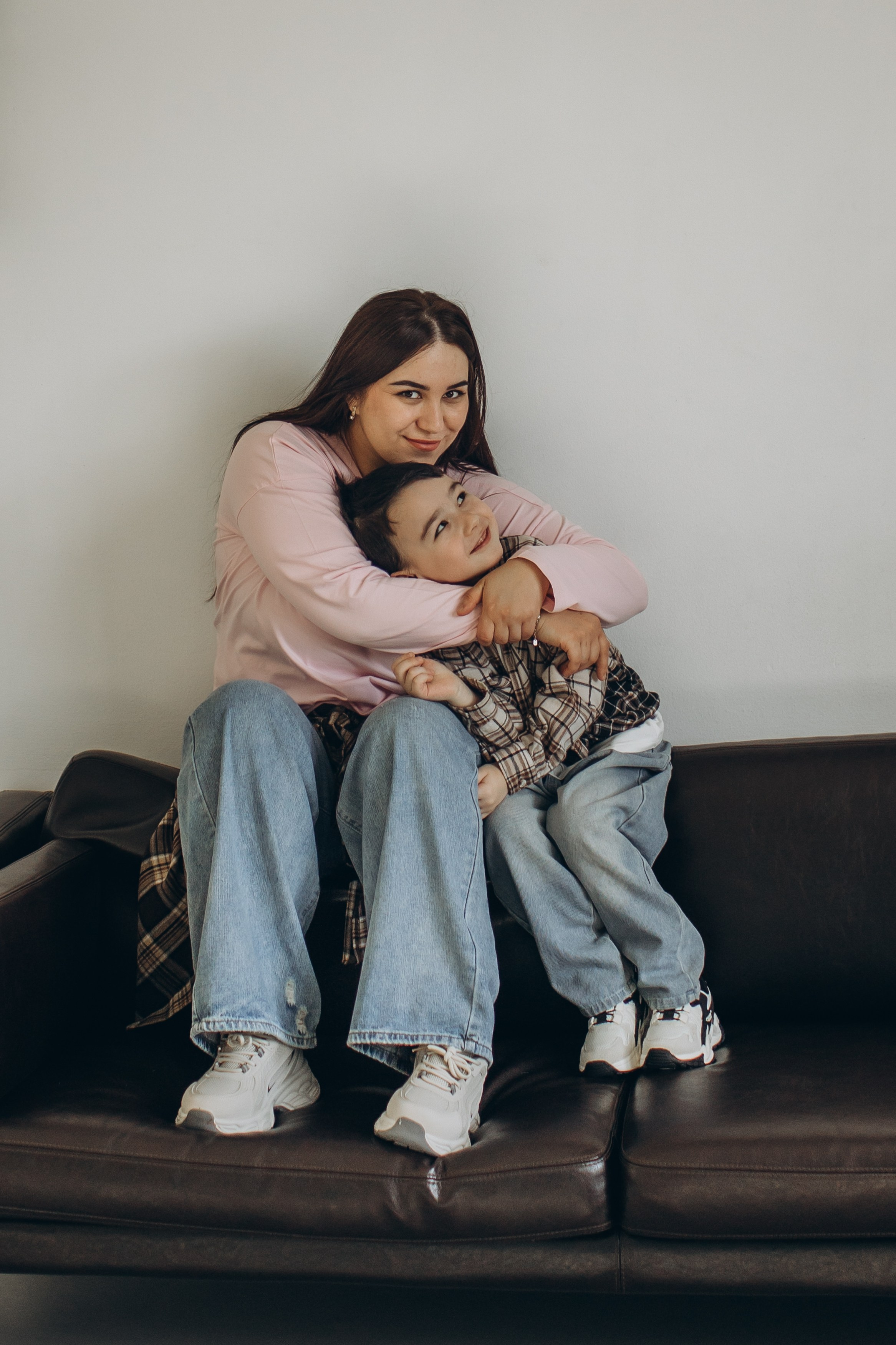 Фотосессия с попкорном фотосессия мама и сын. Фотограф Владимир Москва