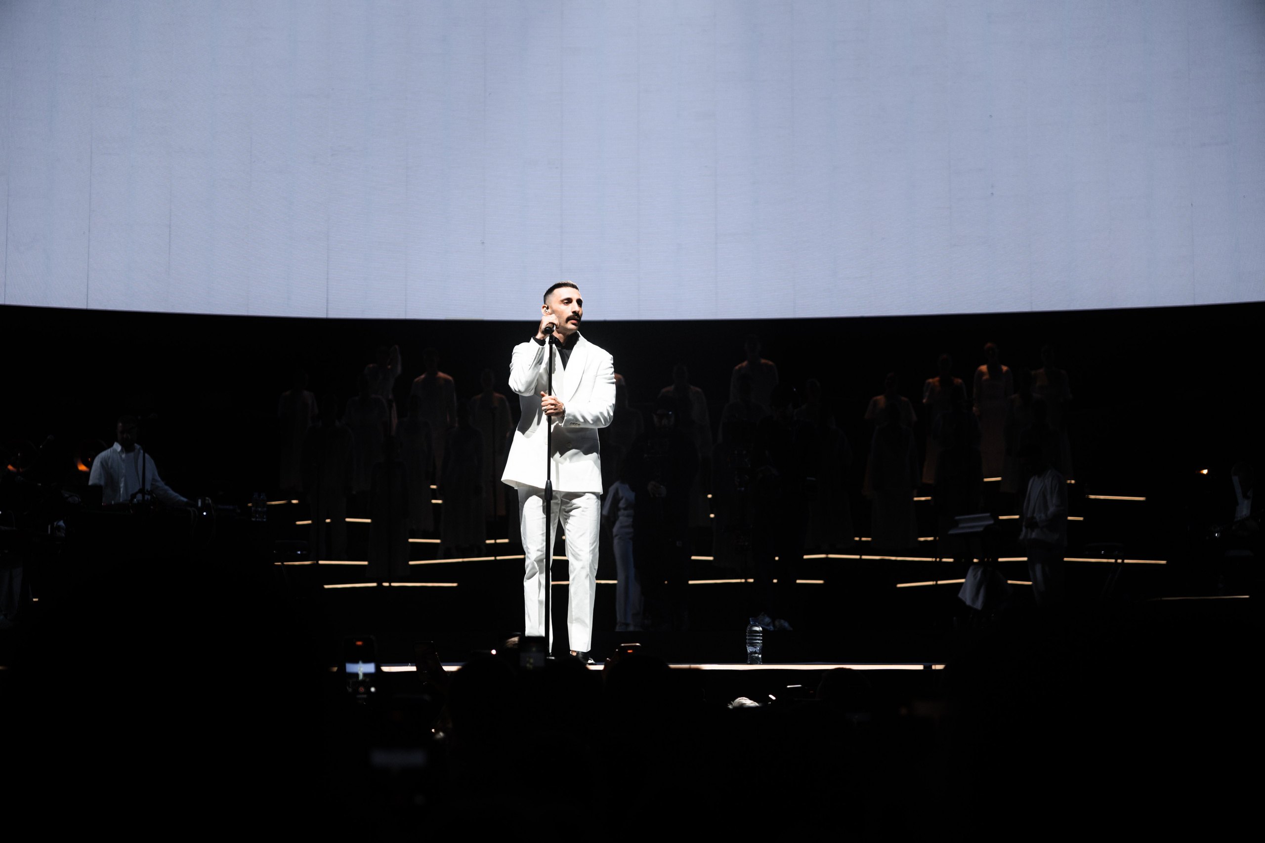 Концерт L'one 19.10.2025 с хором и симфоническом оркестром. Фотограф и видеограф Мария Банщикова, Солнечногорск, Москва