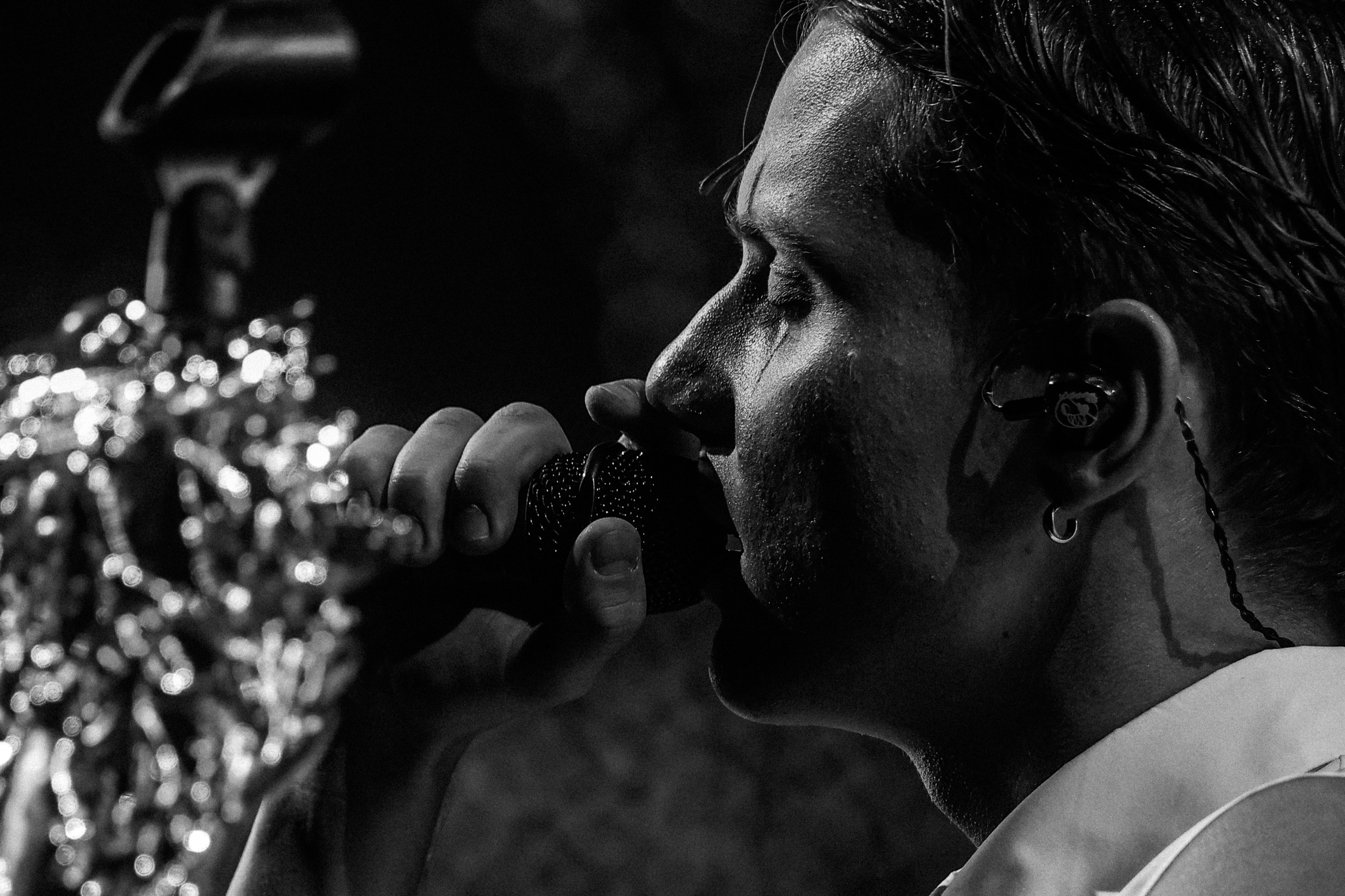 ВАНЯ ДМИТРИЕНКО