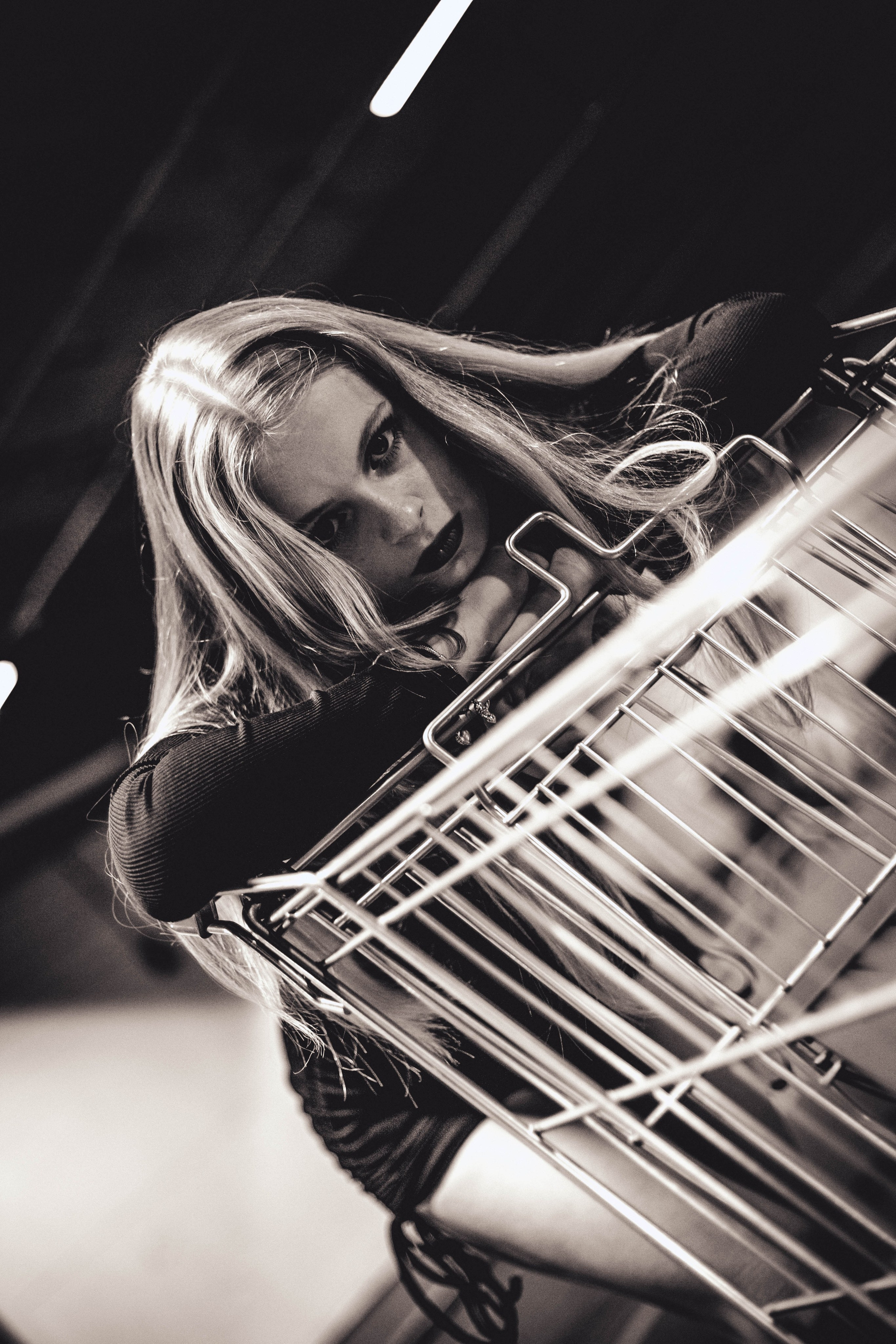 «Тайны парковки глазами тележки». Уличный фотограф Города N