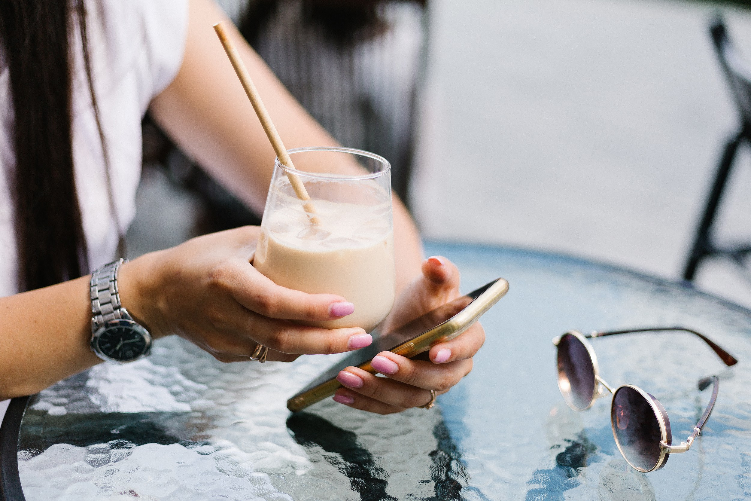 Женский портрет на улице летом. Портретный и репортажный фотограф. Мыльников Илья