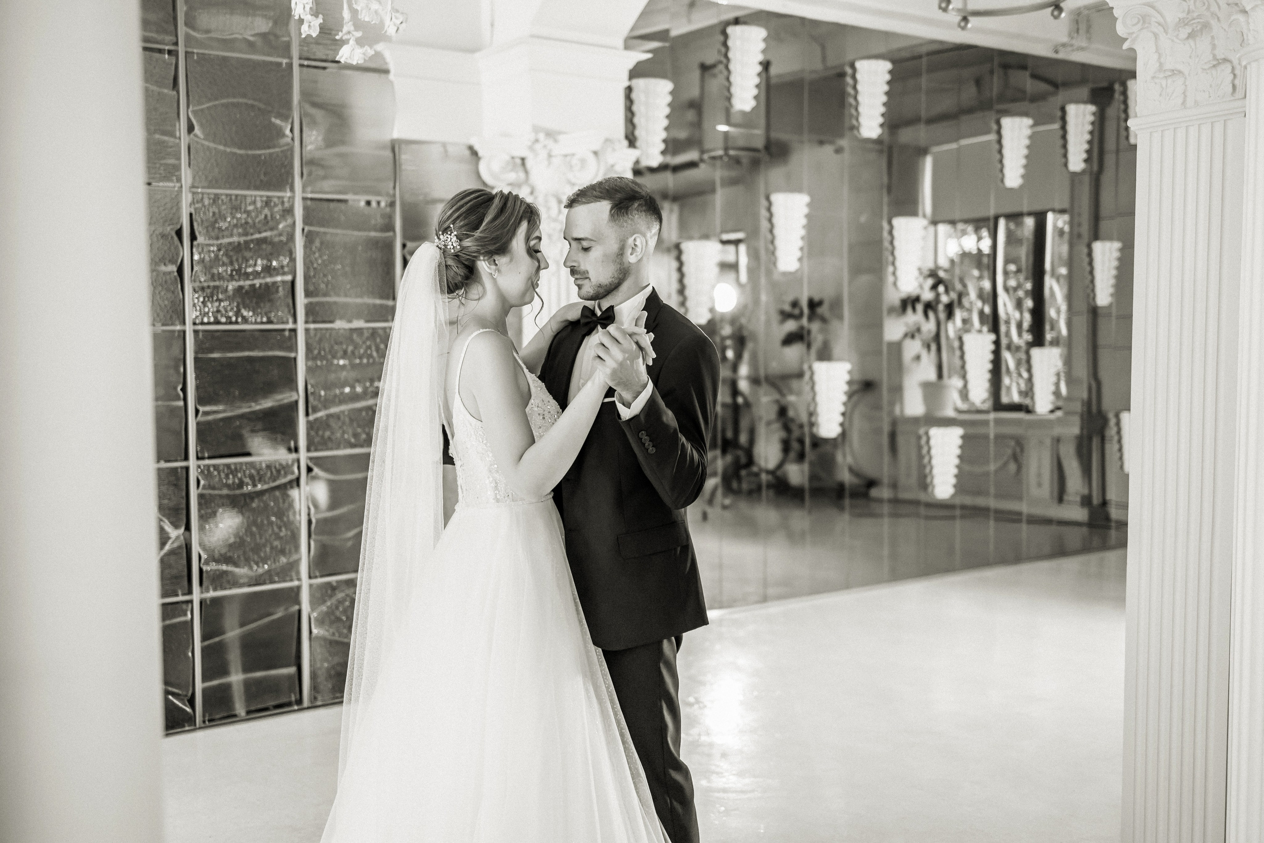 Свадебная прогулка Екатерины и Евгения. Свадебная фотография. Арина Рубах