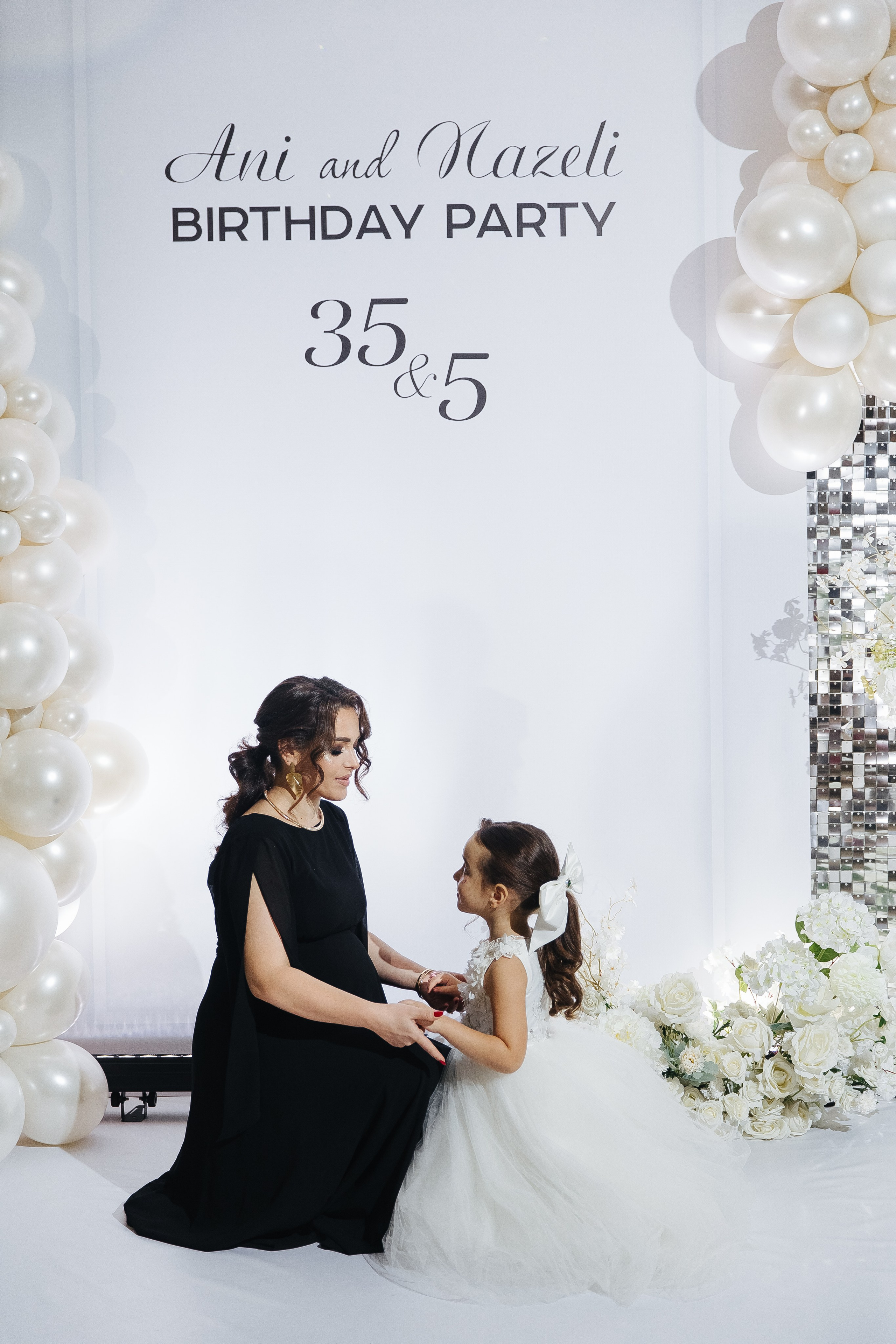 Ани и Назели. 35&5 День рождения, «Янтарь». Фотограф в Красноярске Надежда Воскресенская