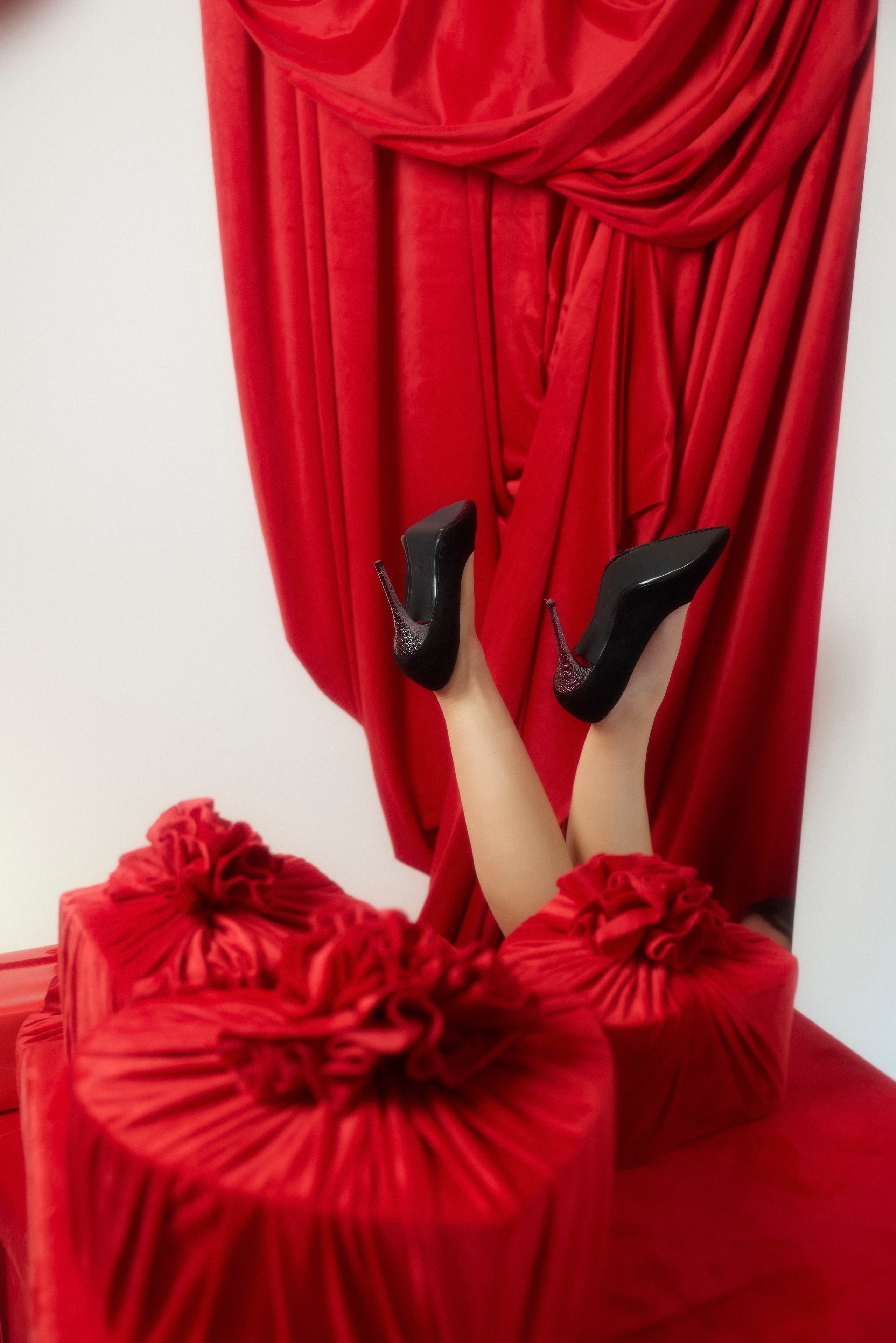 студийная новогодняя съемка  съемка девушки в нарядном праздничном платье в студии фотограф питер санкт-петербург женский портрет женская портретная съемка 