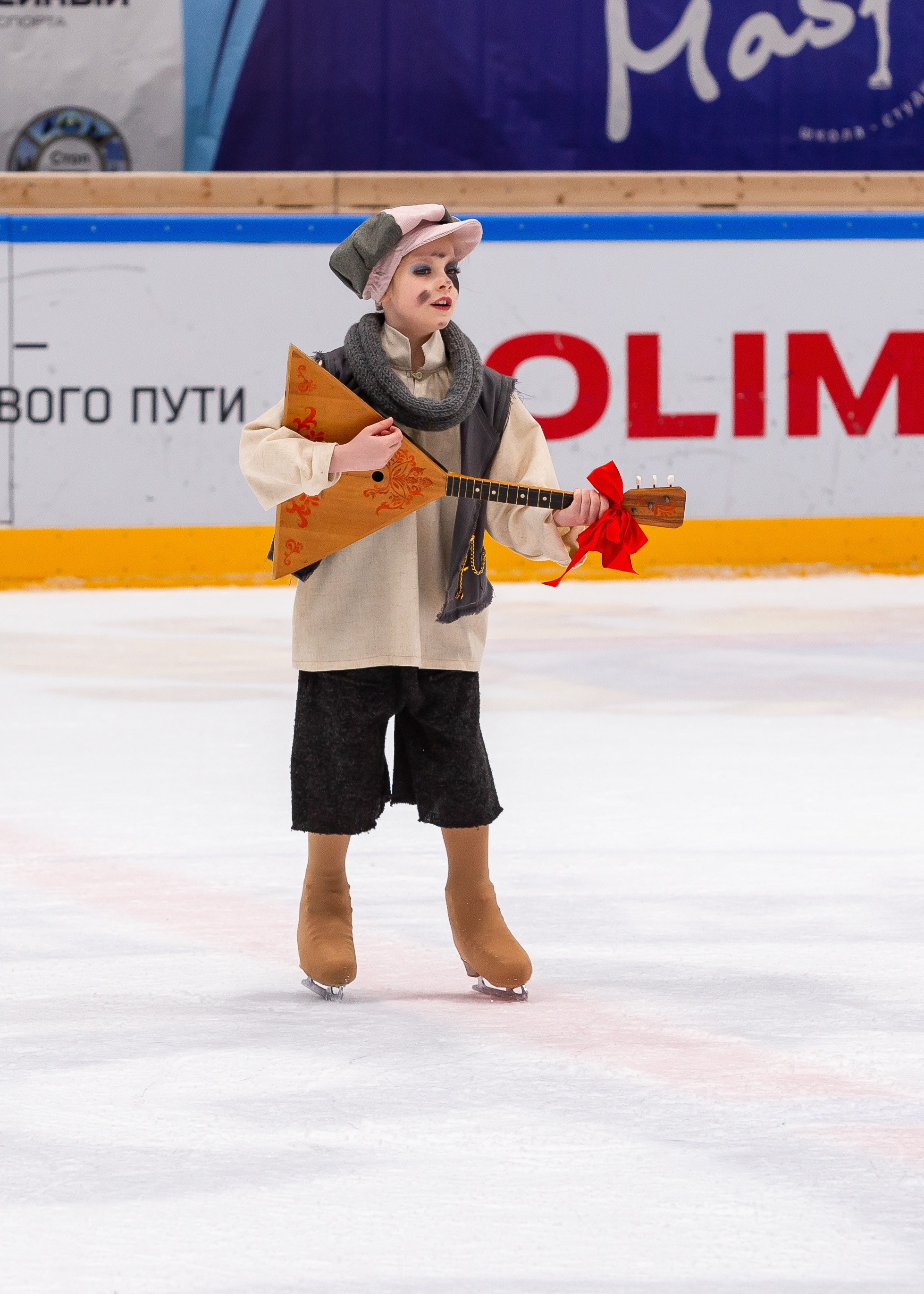 VII Ежегодный фестиваль массовых танцев на льду и фигурного катания «Петровский лёд» Санкт-Петербург 2024. Репортажный фотограф в Москве