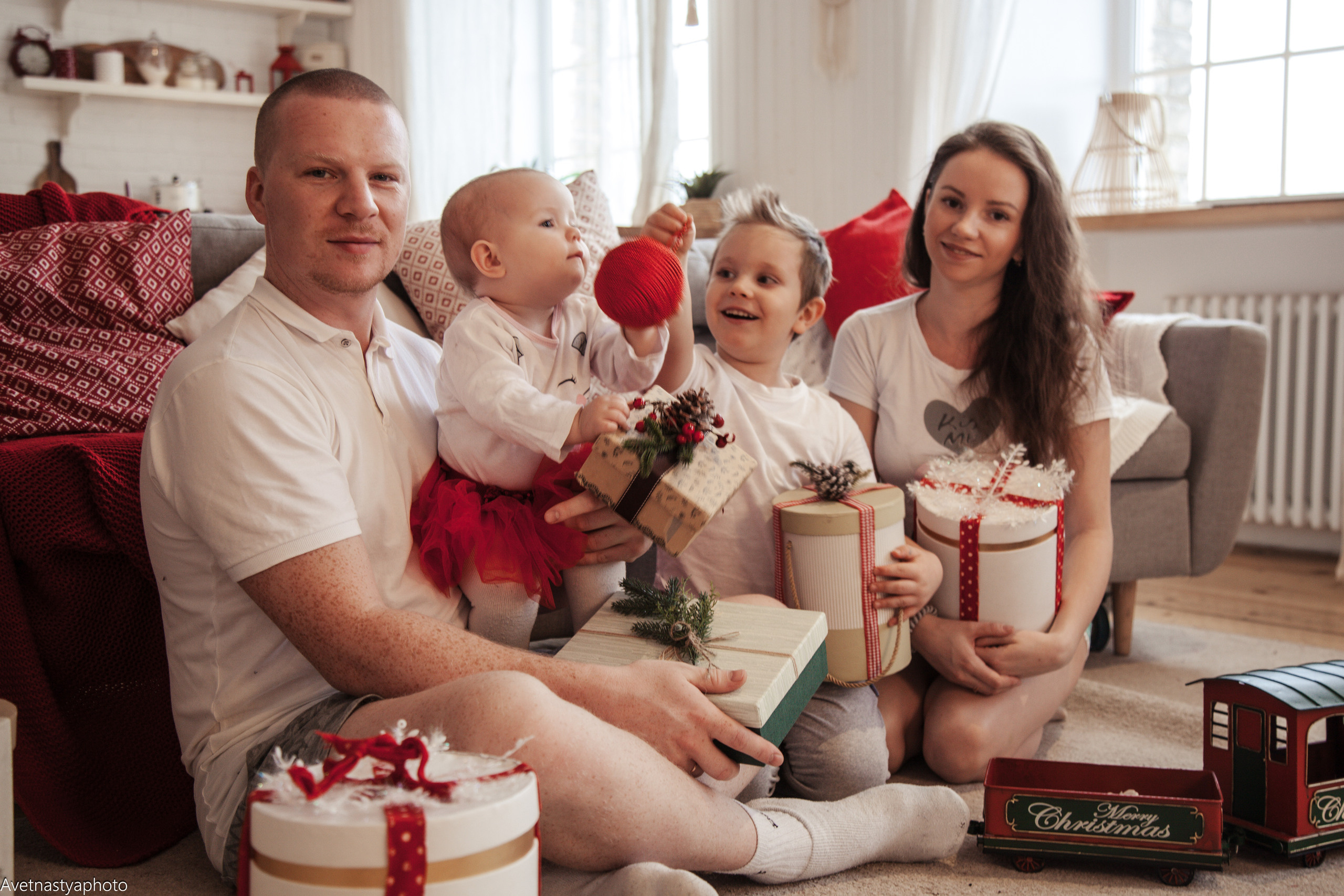 Семейная новогодняя фотосессия. Фотограф Анастасия Аветян. Санкт-Петербург