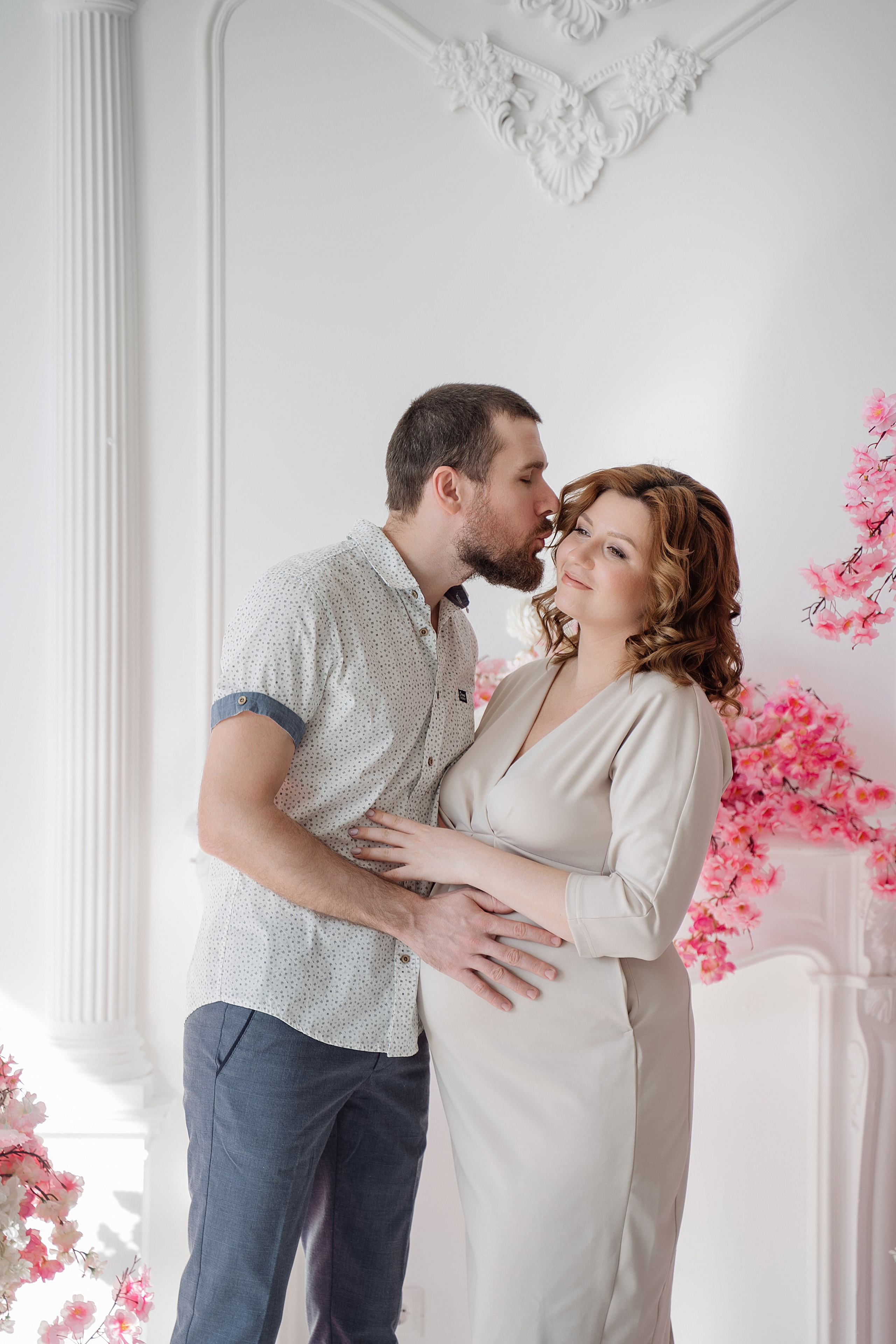 Беременная съемка в студии. Свадебный фотограф